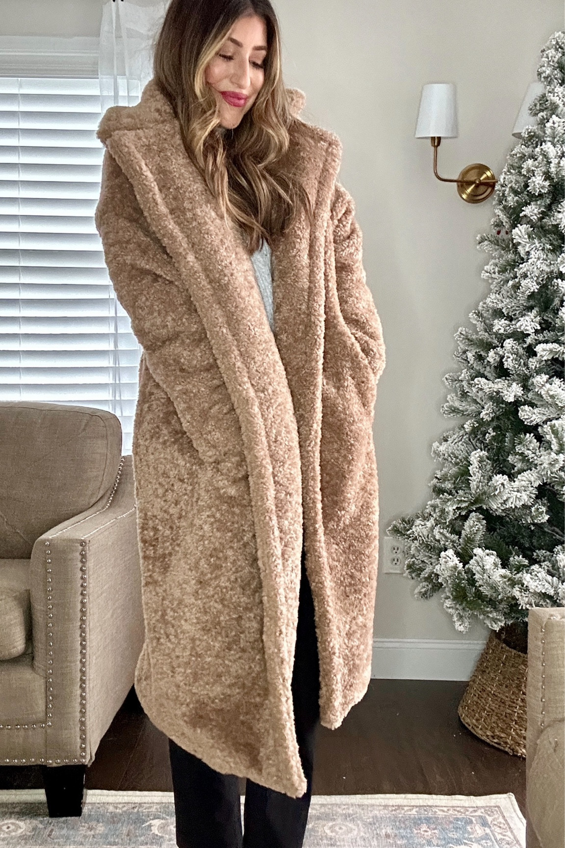 The comfiest sweater, pants and large teddy coat! Small in sweater, tts in pants and coat! Use code 89FREEPANTSLAURENHORN for FREE pants with purchase! Tap photos to shop and follow for more! Xx

#LTKSeasonal #LTKstyletip #LTKHoliday