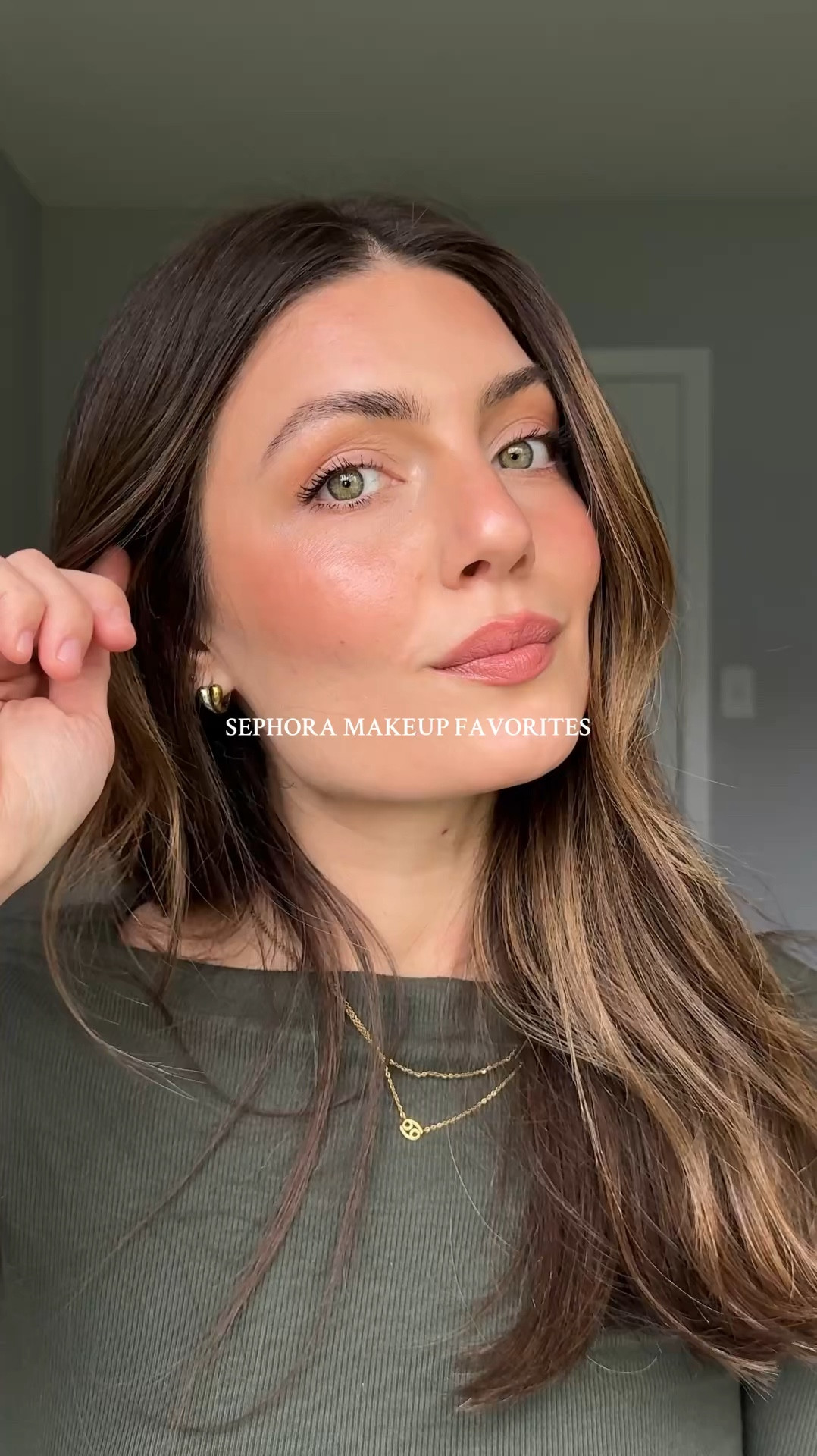 Sephora sale recs!! 💫

@westmanatelier super loaded drops shade Rose, bronzing drops 1, contour stick shade biscuit, concealer L2 & matte lipstick ‘Petal’
@caliray hideaway eye brightener
@patrickta foundation shade 10 & blush ‘Not Too Much’
@glossier boy brow arch
@Hourglass Cosmetics pressed veil powder ‘translucent light’ & Phantom glossy balm ‘Sense’
@armanibeauty luminous silk bronzer ‘90’
@diorbeauty glow palette 
@merit Beauty lip liner ‘Beverly Hills’