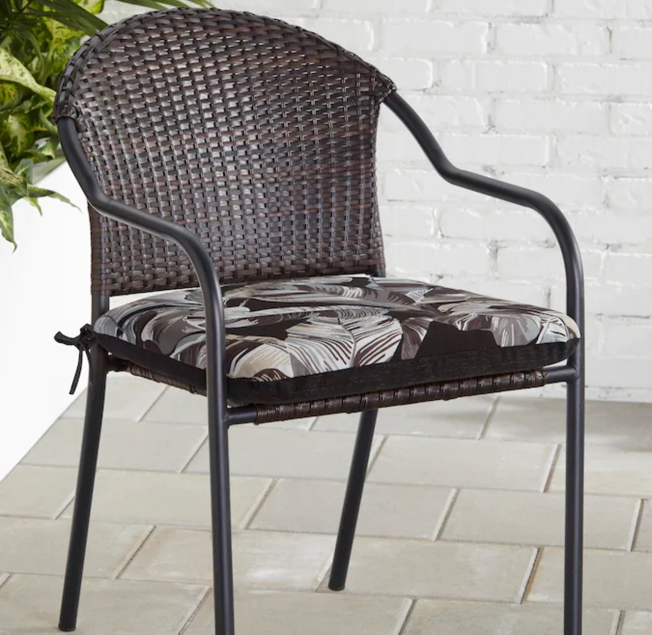 BEST chair cushion!! 
10/10!!

#LTKHome #LTKStyleTip #LTKSeasonal