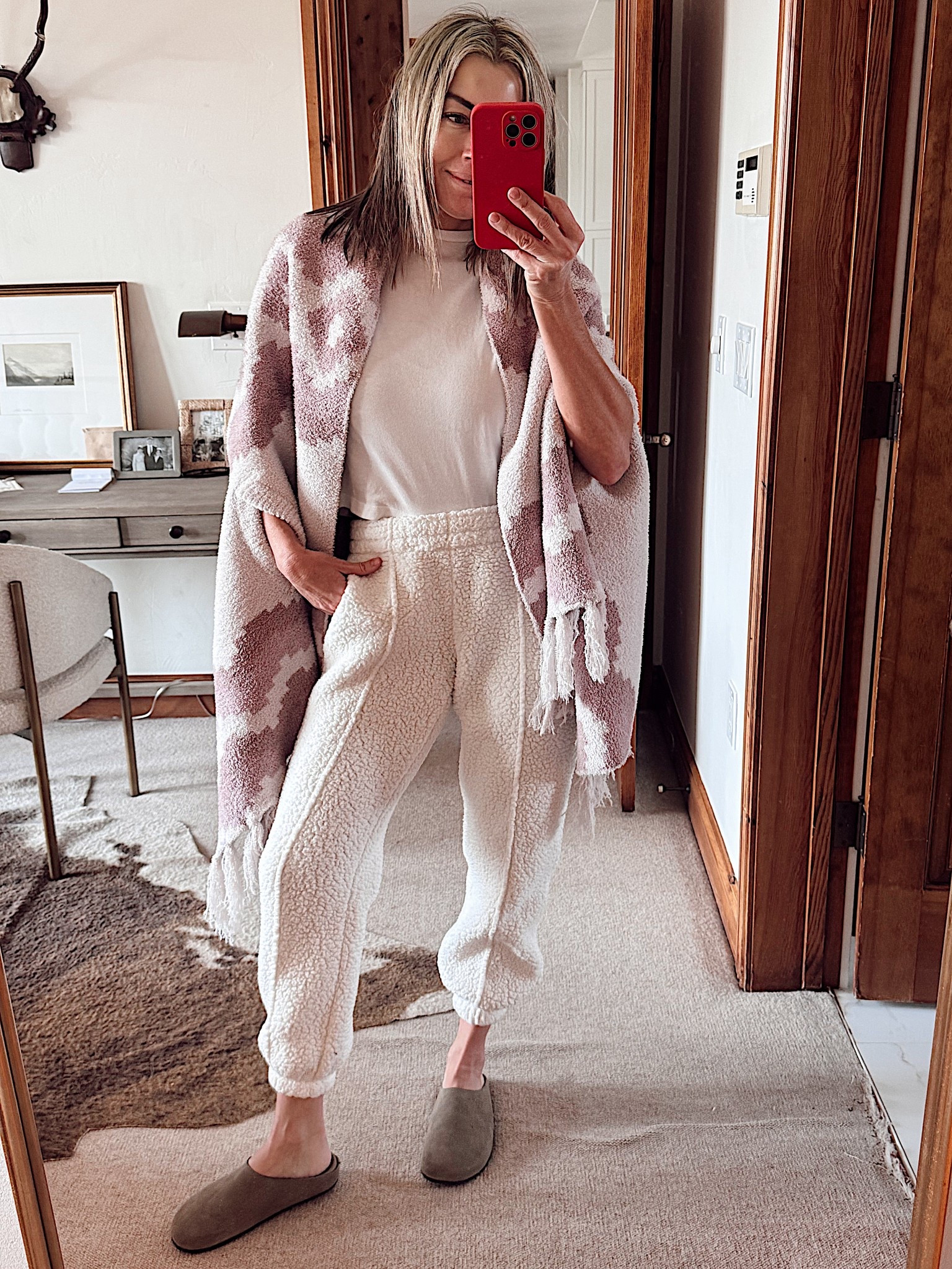 Cozy school drop off outfit of the day 
Walmart joggers -xs

#LTKgrwm #LTKHoliday #LTKFindsUnder100