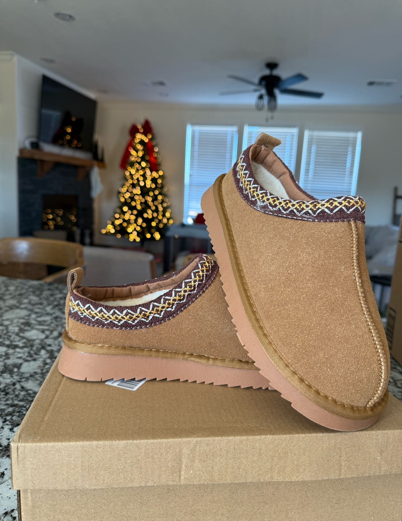 Don’t wanna pay full price for your daughters slippers who will outgrow them in a year?? I got you!!! These are the best dupe to the Tasman uggs!

#LTKGiftGuide #LTKCyberWeek #LTKStyleTip