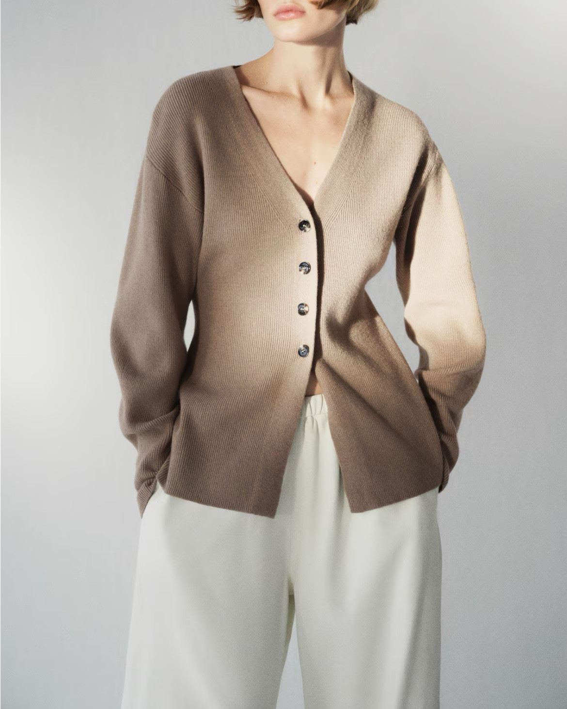 Taupe tapered waist cardigan 

#LTKFindsUnder50 #LTKSeasonal