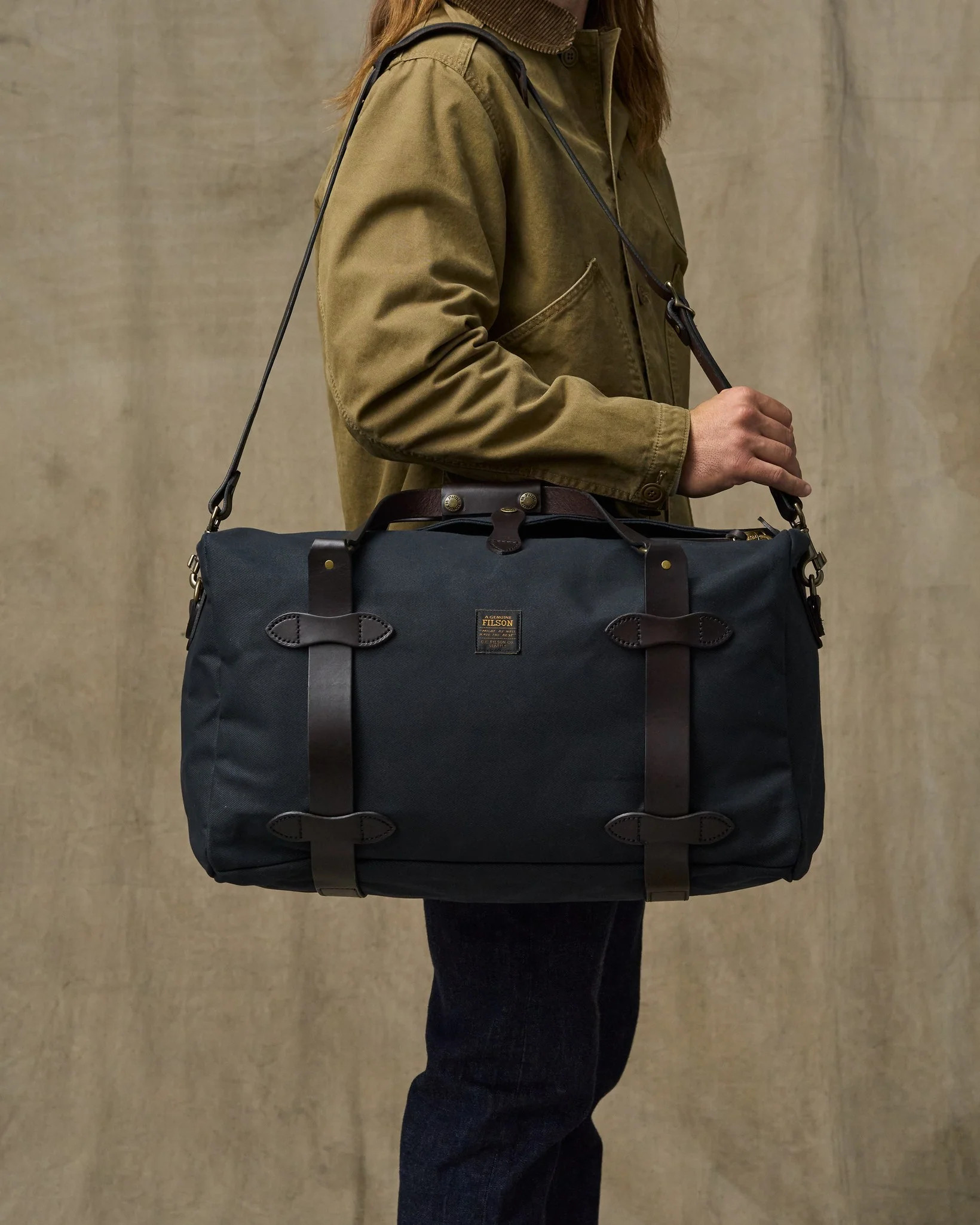 Medium Rugged Twill Duffle Bag | Filson | Filson