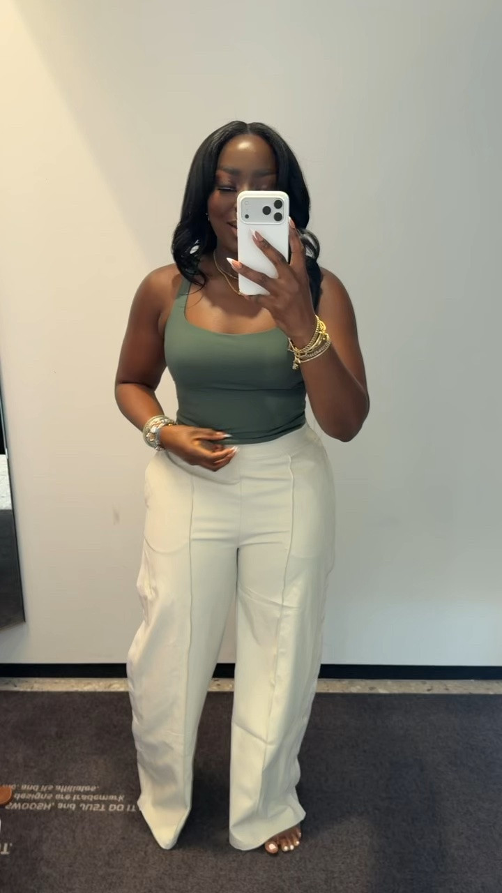 Oh yeah, these pants are perfect for office wear and then transitioning to after work! Wearing a size large. #NIKE #NikeWomen #NikeOutfit
