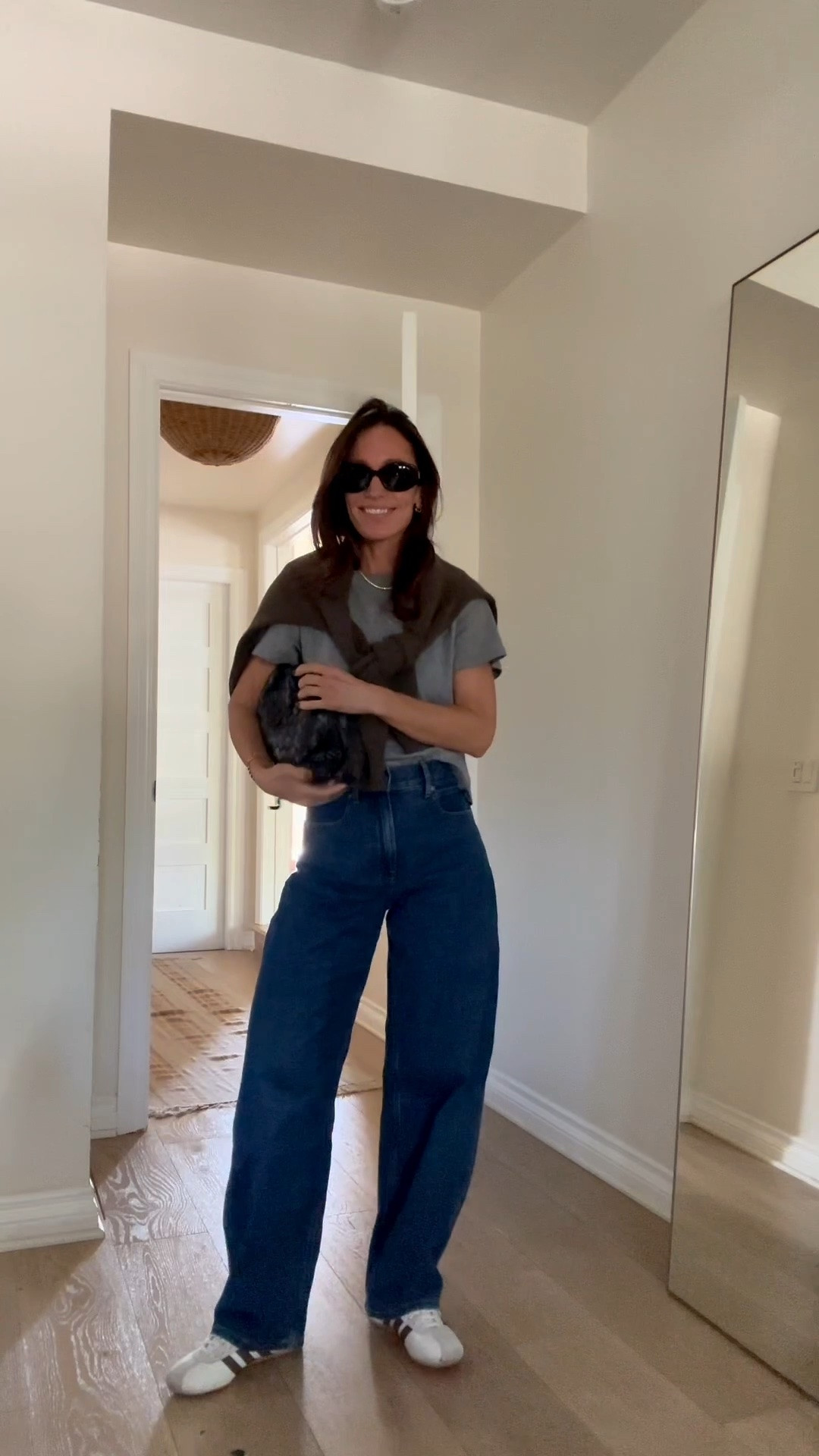 Today’s outfit 
Favorite barrel jeans ever
I wear the 29” inseam for a full length look 
I also go up at least a size as they run small