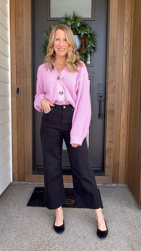 I’m heading off to work in this pink cardigan from H&M! I love how versatile and comfy it is, easy to take it from work to play. Available in multiple colors. I’m also pairing it with these wide leg Hepburn pants from DL1961.

#LTKstyletip #LTKSeasonal #LTKFind