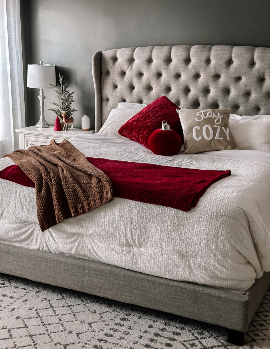 The Ultimate coziness with all the soft blankets & pillows 👌🏽

#LTKfindsunder100 #LTKhome #LTKHoliday