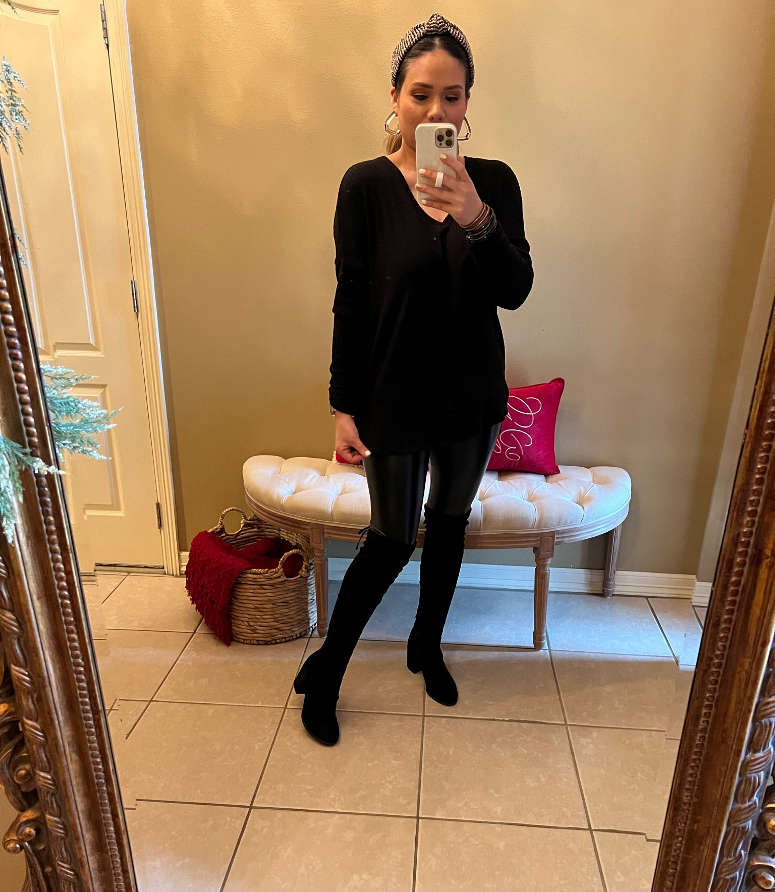 Black tunic
Wearing sz M
TTS
Leggings
Faux leather
Affordable 
What top to wear with leggings 
Long sleeve 
Fall
Winter
Outfit 
Ideas
Target finds 
Walmart finds 

#LTKHoliday #LTKshoecrush #LTKunder50
