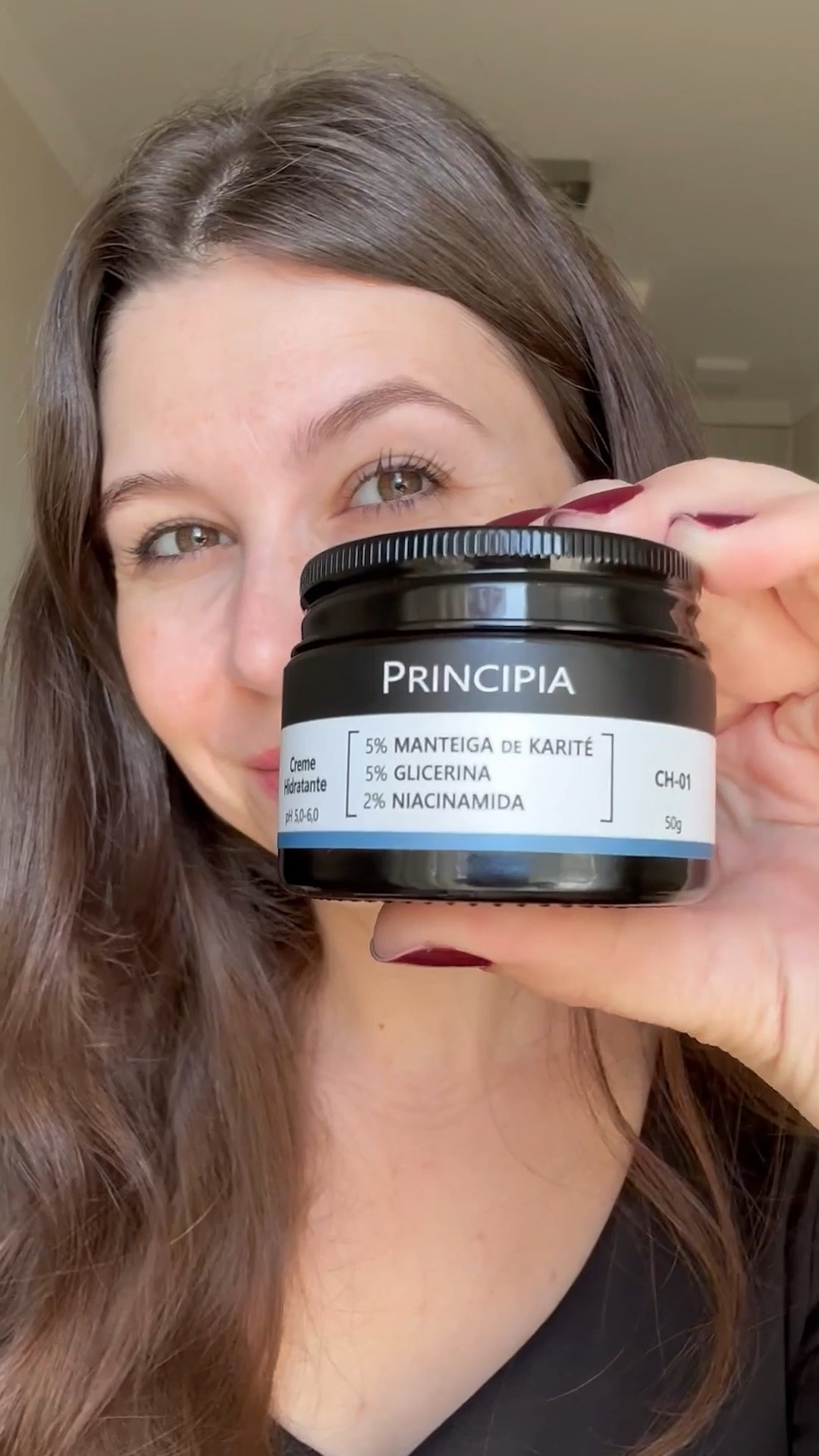 ✨Lançamento de Principia na área: Creme Hidratante Facial CH-01! 

Sua fórmula possui 5% de manteiga de karité, 5% de glicerina e 2% de niacinamida com alta eficácia na melhora do viço, elasticidade, firmeza e hidratação da pele!

Assim que você aplica, você já sente a pele absorvendo o creme e ficando mais macia e hidratada! O CH-01 não possui fragrância e pode ser usado de dia e a noite ☀️🌙.  Achei também que ele tem uma textura leve e rende bem! Gostei bastante! 

Perfeito para manter a pele bem hidratada nesse inverno!✨

#principia 

#LTKbrasil #LTKbeleza
