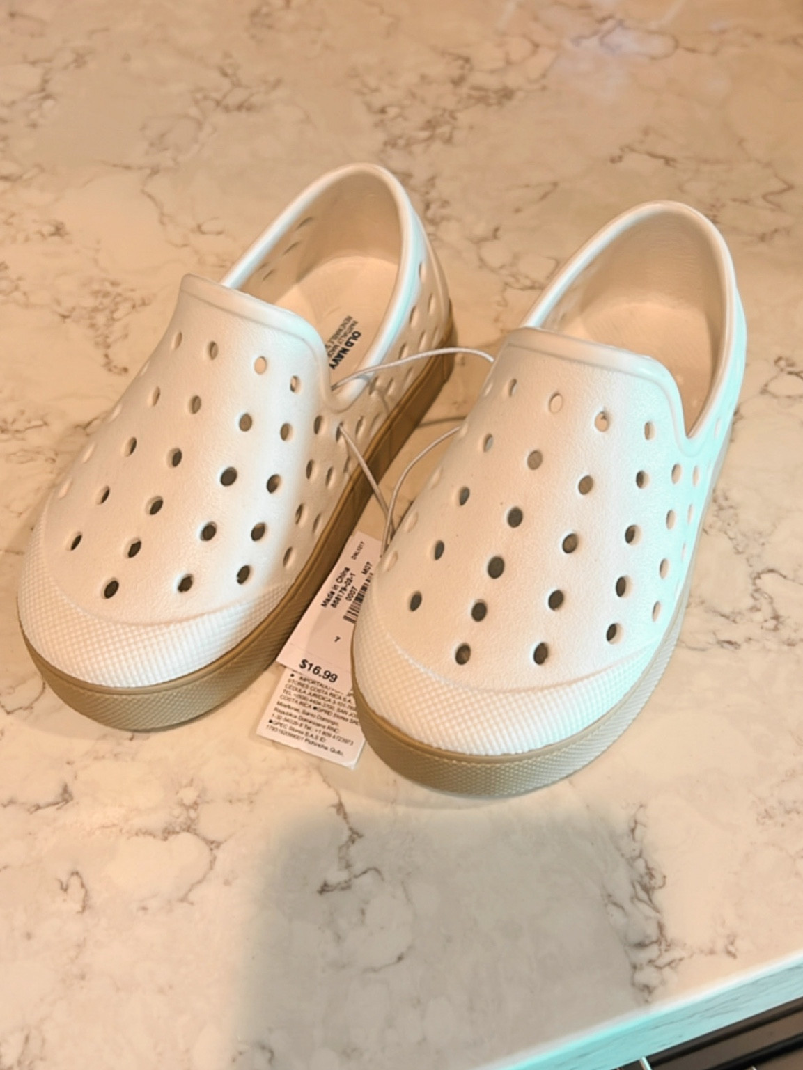 
#babyboy #toddlerboy #toddlerswimshoes #babyswimshoes #swim #swimshoes #oldnavy #oldnavykids #oldnavybaby #oldnavysale #salefinds #eastergifts #toddlereasterstuffers #giftideasfortoddlers #kidsswim #toddlerswim #kidsswimshoes #toddlerswimessentials 

#LTKswim #LTKsalealert #LTKkids