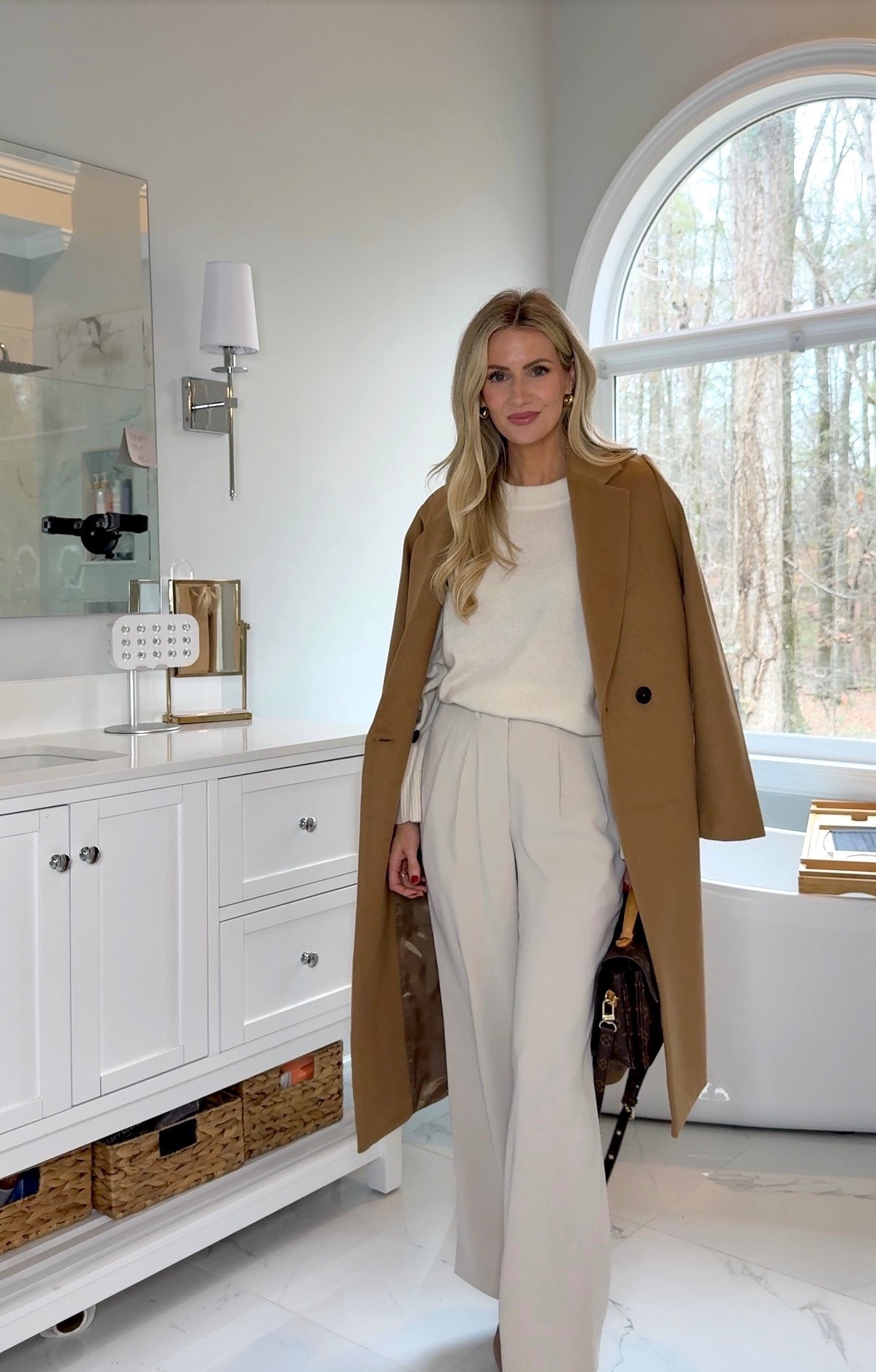 Simple but fabulous holiday outfit idea!  This cashmere sweater feels as luxurious as it looks, I like to size up one size for a more oversized fit.  This coat comes in 6 colors and would make a great gift for mom,  mother-in-law, or for you ;)  #quincePartner @oneQuince 


#LTKgrwm #LTKHoliday #LTKGiftGuide