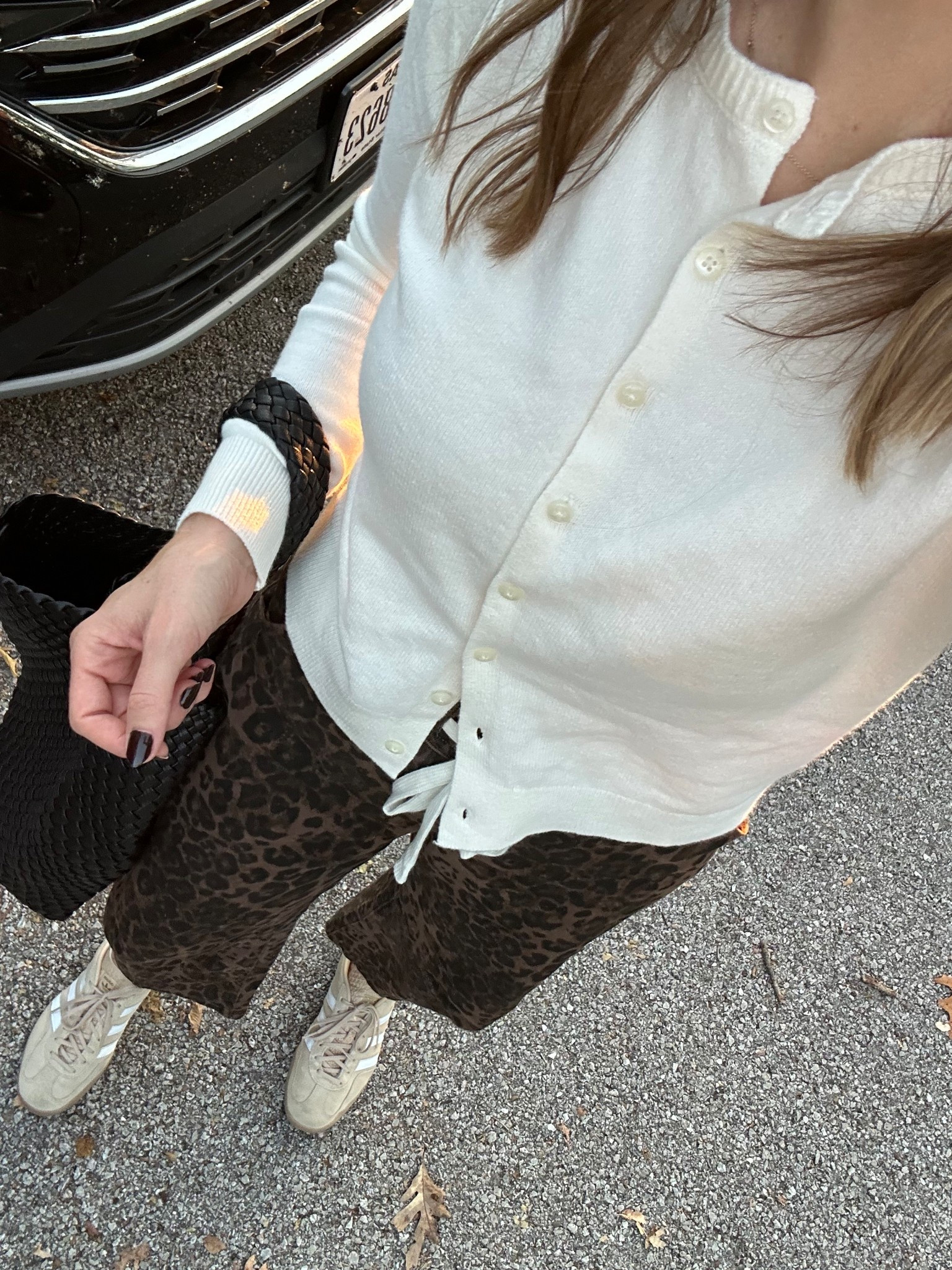 White cardigan, so soft line, size medium. Very subtle leopard barrel jeans with drawstring waist. Everything linked! 

Leopard, barrel jeans, fall outfit idea, casual outfit, mom outfit 

#LTKFindsUnder50 #LTKStyleTip #LTKSeasonal