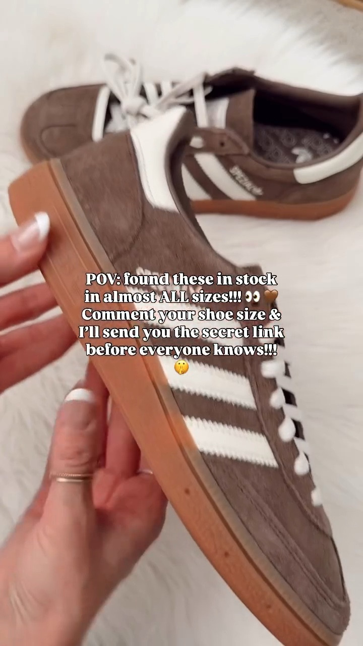 🤍 🤫 Comment your size & I’ll send you the secret link 👟👀🔗

Linked in Bio 🤎