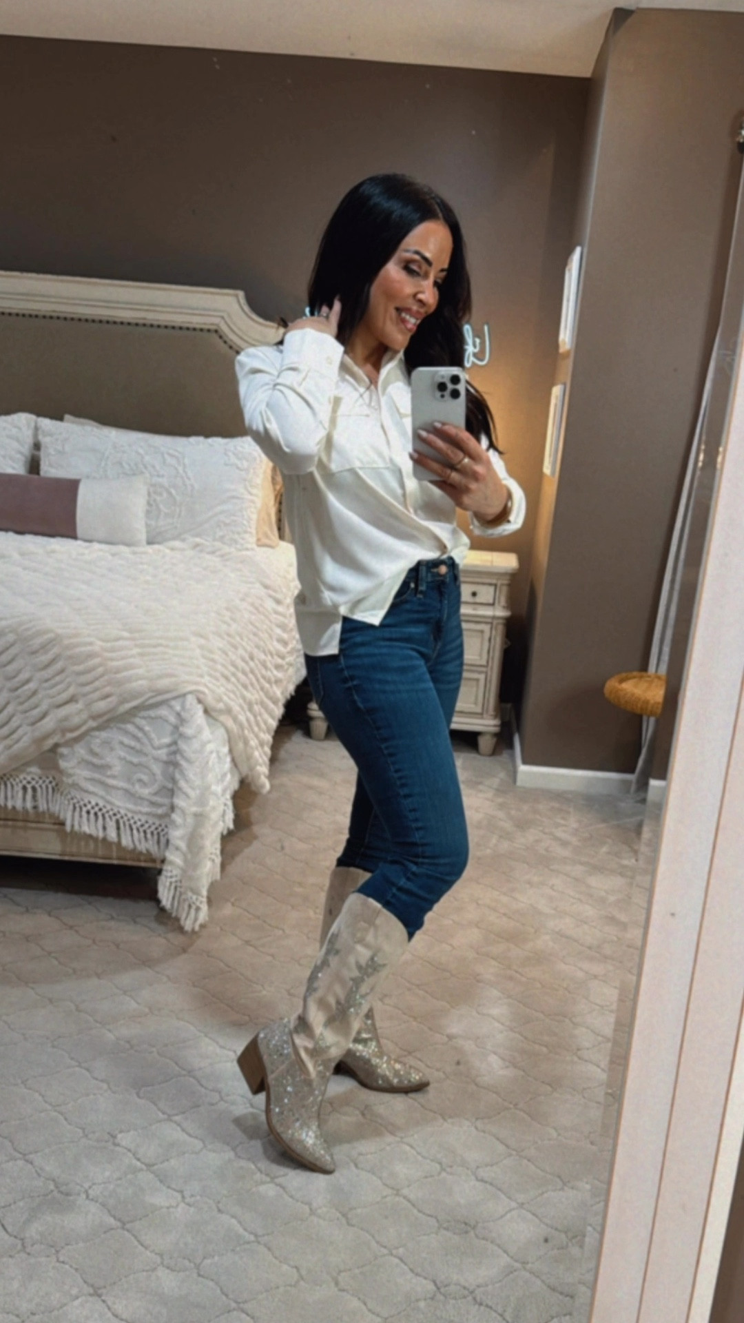 This gorgeous blouse is under $8! These boots are now under $24 and can be worn to country concerts in the summer! Hurry and grab this look before it’s gone.
🤍🤍🤍🤍🤍🤍🤍🤍🤍🤍🤍🤍🤍
#walmart #walmartfashion #walmartclearance

#LTKSaleAlert #LTKFindsUnder50 #LTKOver40