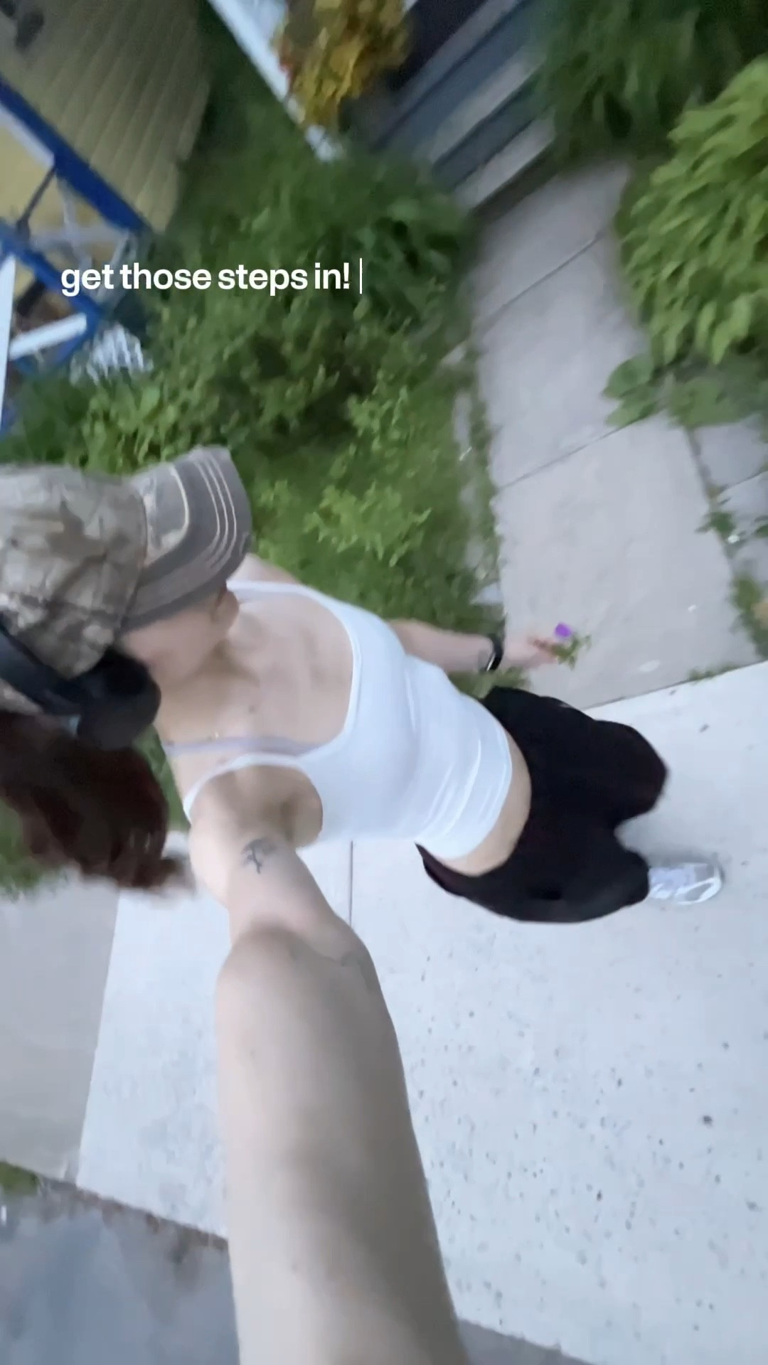 A day in my life during peak week 🤍
Quiet mornings, focused routines, and doing the same small things over and over — even when everything feels intense.

Peak week isn’t about doing more.
It’s about staying grounded, protecting your energy, and trusting the process you’ve already put the work into.

This vlog is a real look at how I balance prep, work, and life during one of the most mentally demanding weeks of bodybuilding — with the everyday tools that help keep me on track.

Everything tagged is what I actually used throughout the day.

peak week vlog • bodybuilding prep • day in the life fitness • competition prep routine • gym bag essentials • fitness lifestyle • wellness routine • athlete daily life • discipline over motivation • prep mindset



#LTKsale #LTKfitness #LTKhome