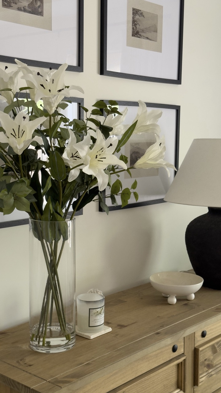 A spring and summer floral that lasts forever and actually looks like a lily 😍 a highly requested piece I thought I’d share, and for a good reason too! 

Comment SHOP for the combo! 🌷
I used 6 lily stems and 3 pothos stems all with 25% off online or 40% off in store! 

I LOVE lilies, but they are so messy sometimes! These are faux and they will be out allll summer long, no mess, just gorgeousness.
@michaelsstores