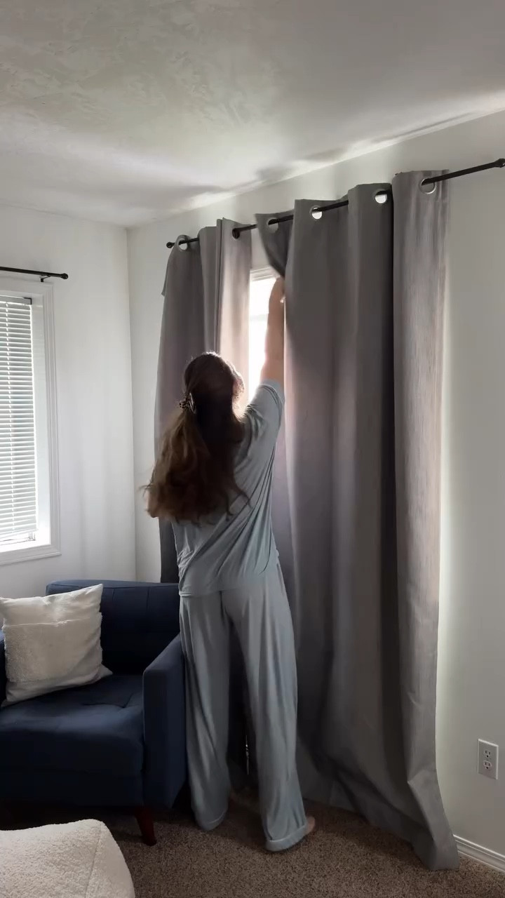 a perfect Sunday morning at home !!! skincare, a perfect latte & @pvolve 💛💛 

#morninginmylife #morningroutine #sundaymorning #wellnesslifestlye #canadiancreator