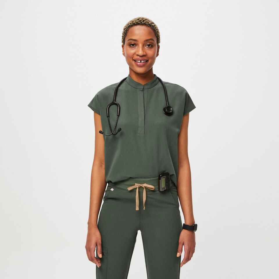 Women's Rafaela Oversized Scrub Top™ - Moss · FIGS | FIGS