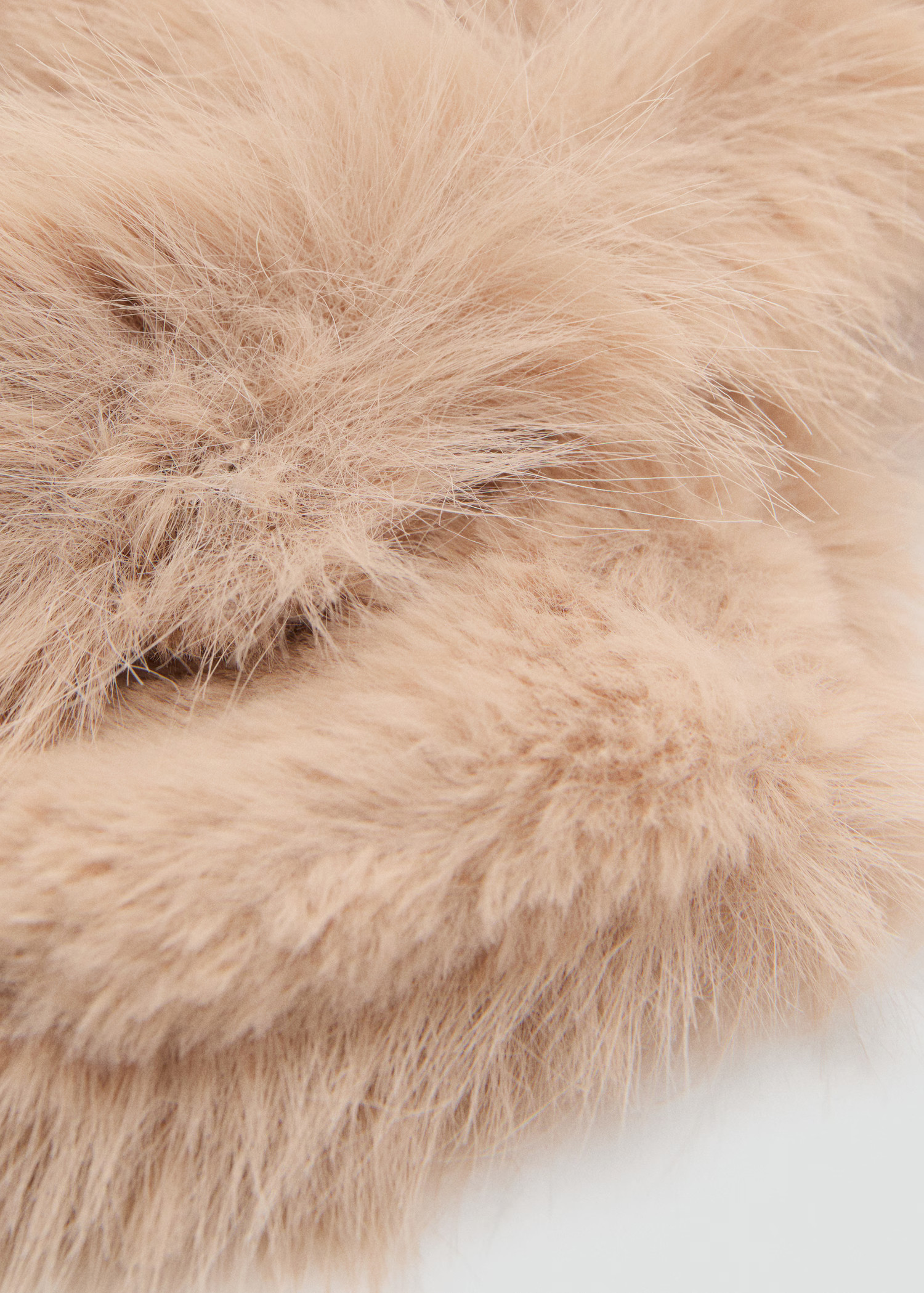 Fur-effect scarf | MANGO (UK)