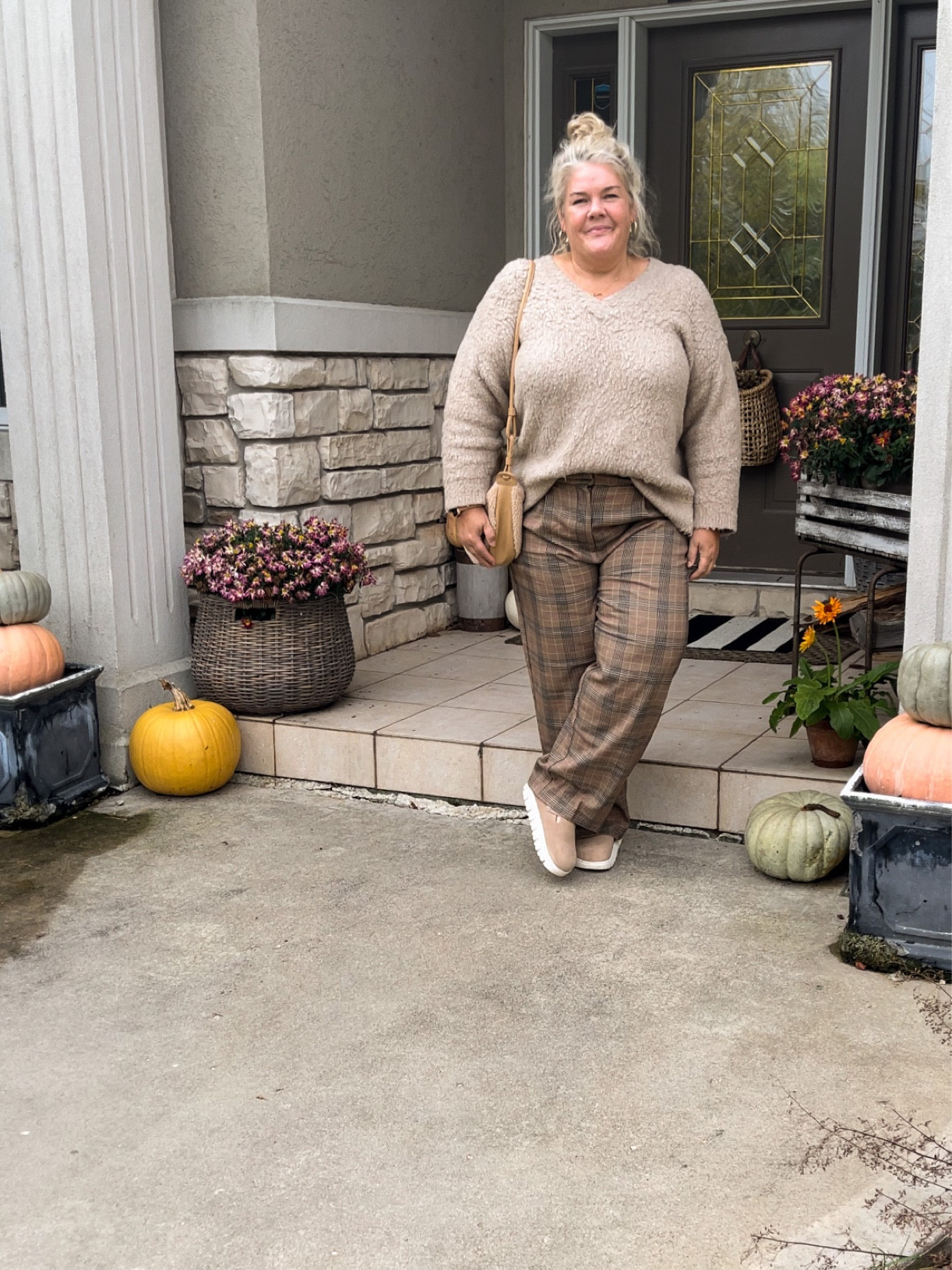 Cozy but dressed up a bit with my old navy plaid trousers! I’m wearing an XL.
#plaidtrousers #falloutfit #trousers #fallstyle #sweater

#LTKmidsize #LTKstyletip #LTKover40