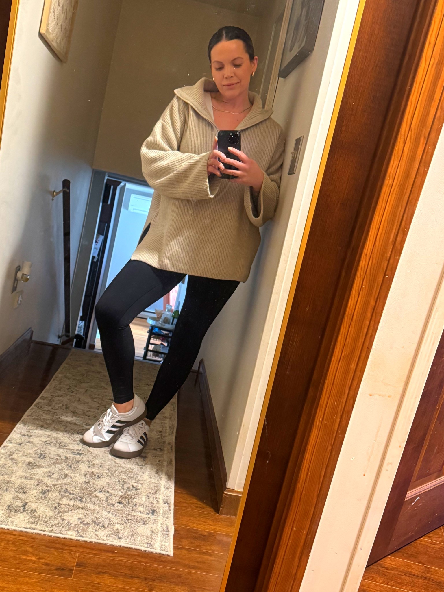 Obsessed with each piece in the outfit 😍

Oversized sweater - H&M size M
Leggings - Halara size M
Sneakers - Adidas size 8
(shoes are on sale!)


#OOTD #Comfy #ComfyChic
#Style #Mom 

#LTKShoeCrush #LTKSeasonal #LTKStyleTip