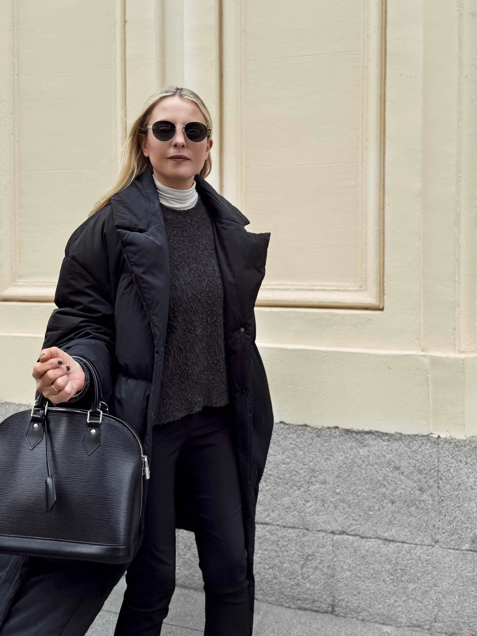 Obsesionada con las camisetas de cuello vuelto blancas!

—————————————

Obsessed with white turtlenecks under everything, please!

.
.
.
.
 

#LTKeurope #LTKwinter