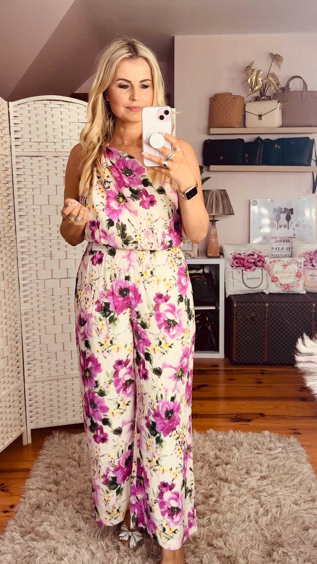 
✨ OOTD Vibes ✨

Rocking my summer trouser co-ord and feeling like a total boss babe! ☀️👗 There’s nothing quite like a chic co-ord to keep things effortless and fabulous. This lightweight fabric is perfect for those hot summer days, and the coordinated look adds an instant touch of sophistication. 





#OOTD #SummerFashion #CoOrdSet #ChicStyle #FashionInspo #SummerVibes #EffortlessFashion #StyleInspo #OutfitOfTheDay

#LTKpartywear #LTKsummer #LTKeurope