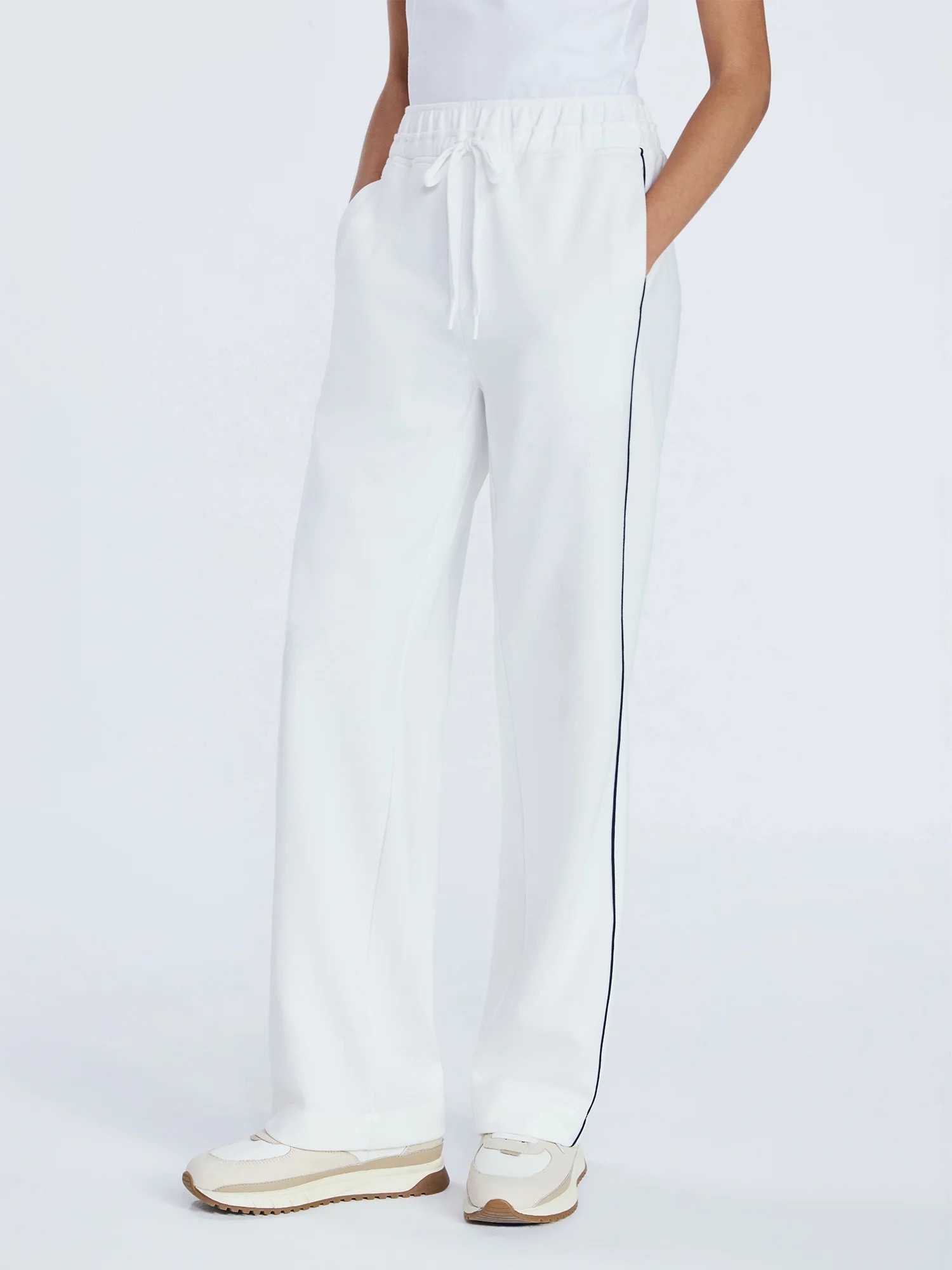 Free Assembly Women's and Women's Plus Piped Leg Sweatpants, 31" Inseam, Sizes XS-4X | Walmart (US)