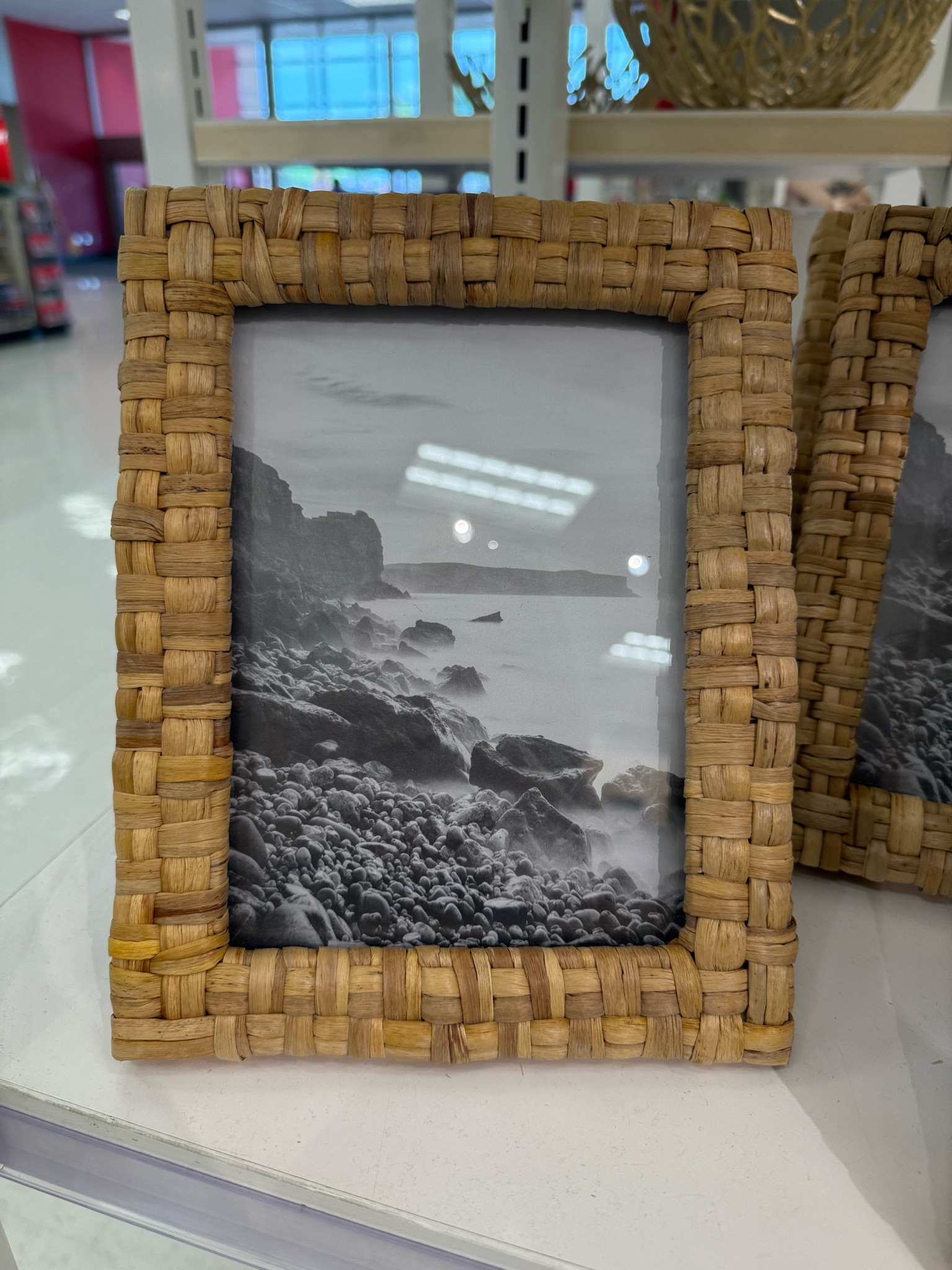 Woven Picture Frame @Target 

Target home decor fall decor picture frame

#LTKmomlife #LTKSeasonal #LTKHome