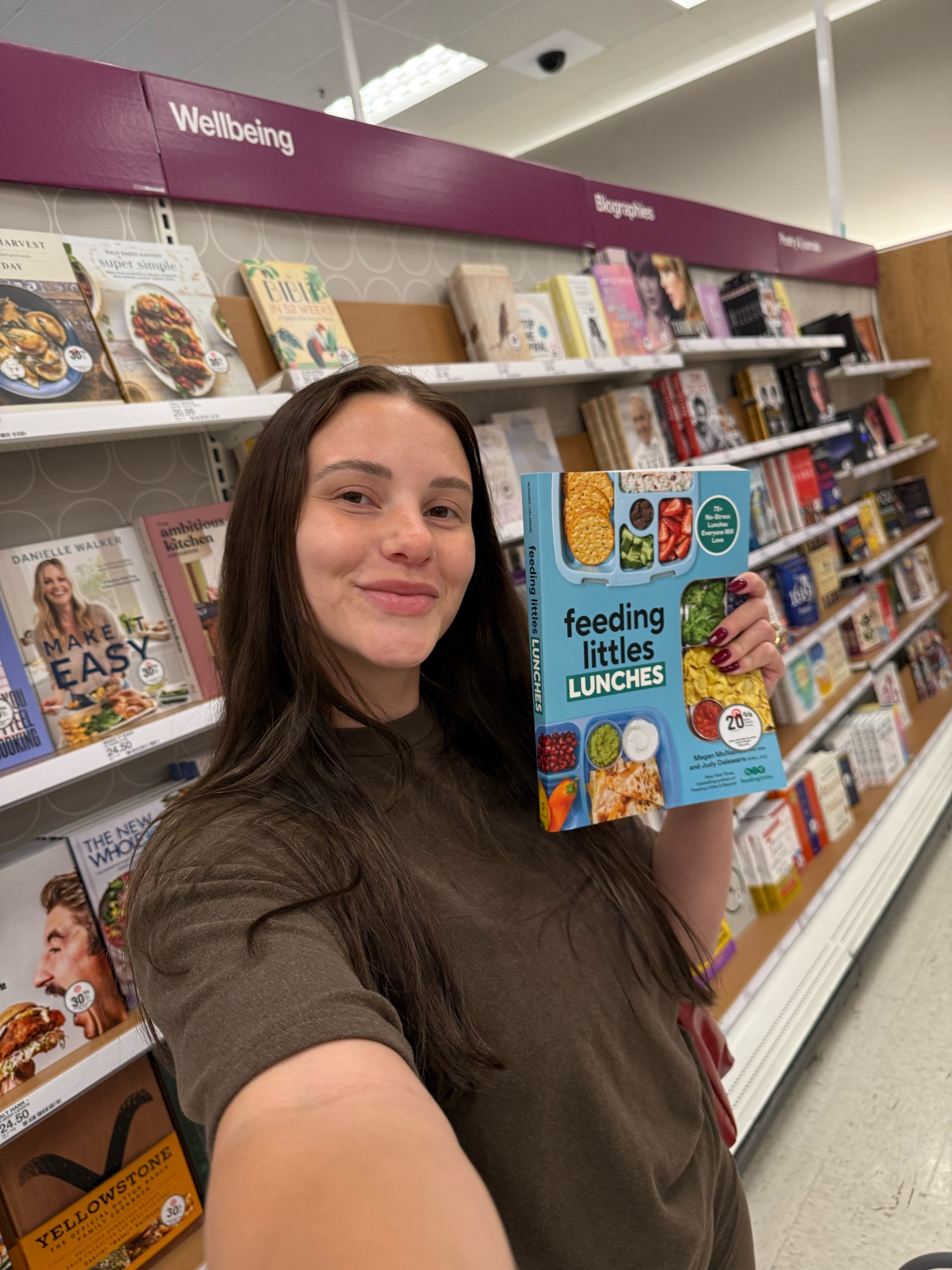 Feeding little lunches book! The perfect book for if you need ideas on what to feed your toddler! #ad #target #targetpartner #kidsbooks 