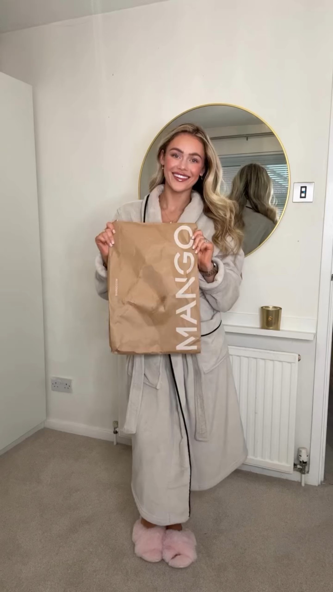 Wow @mango really have created the perfect Christmas party dress 😍

Comment SHOP for the link 🫶🏼

#fyp #foryoupage #trending #ootd #explorepage #fashion #outfitideas #outfitstyling #ootn #mango #christmaspartyoutfit #grwm