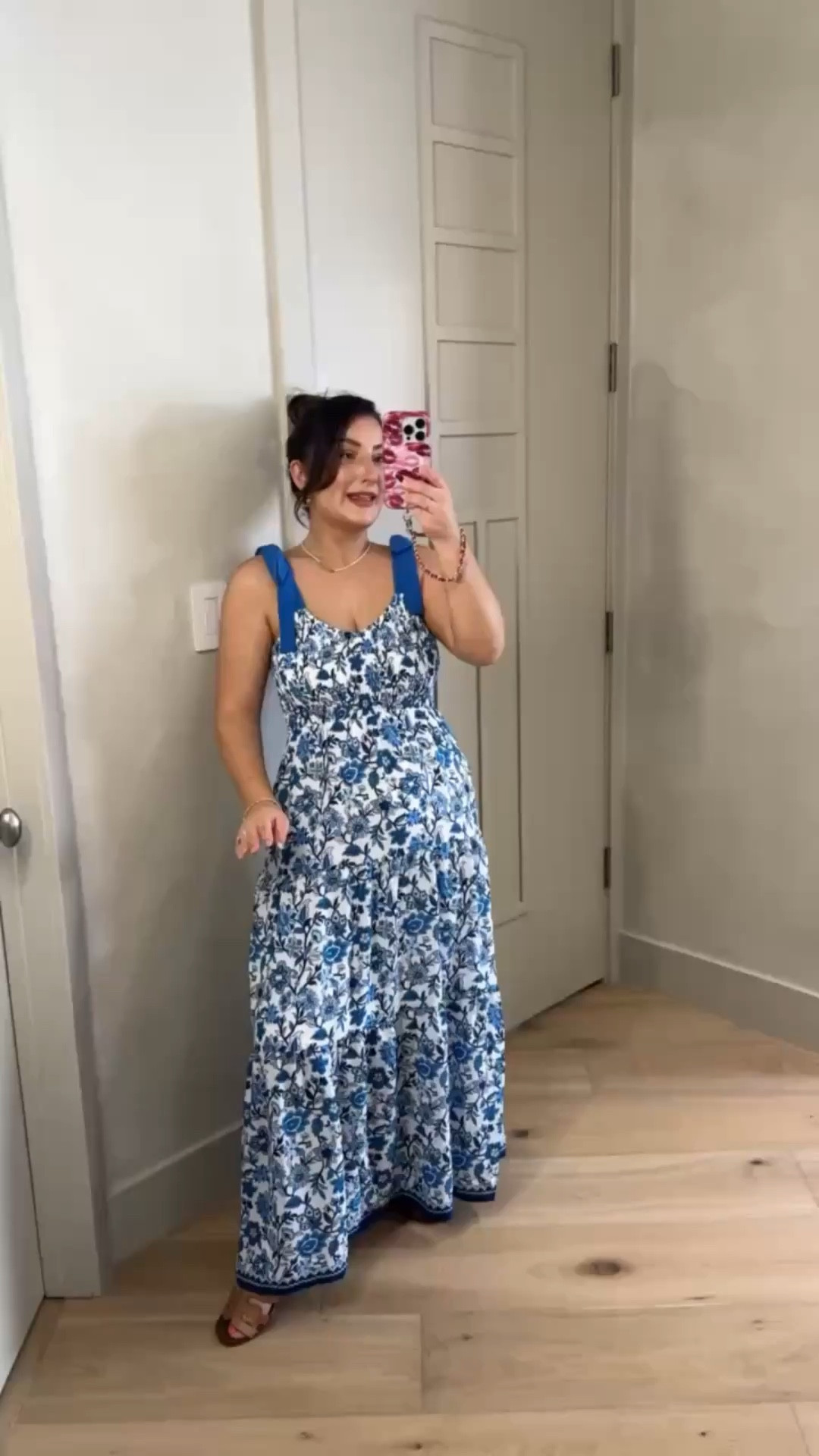 Chic floral maxi dress perfect for a vacation or spring/summer events! 

Dress size small 
5'0" 140lbs
 Full length if you're petite! 

 

#LTKootd #LTKPetite #LTKTravel