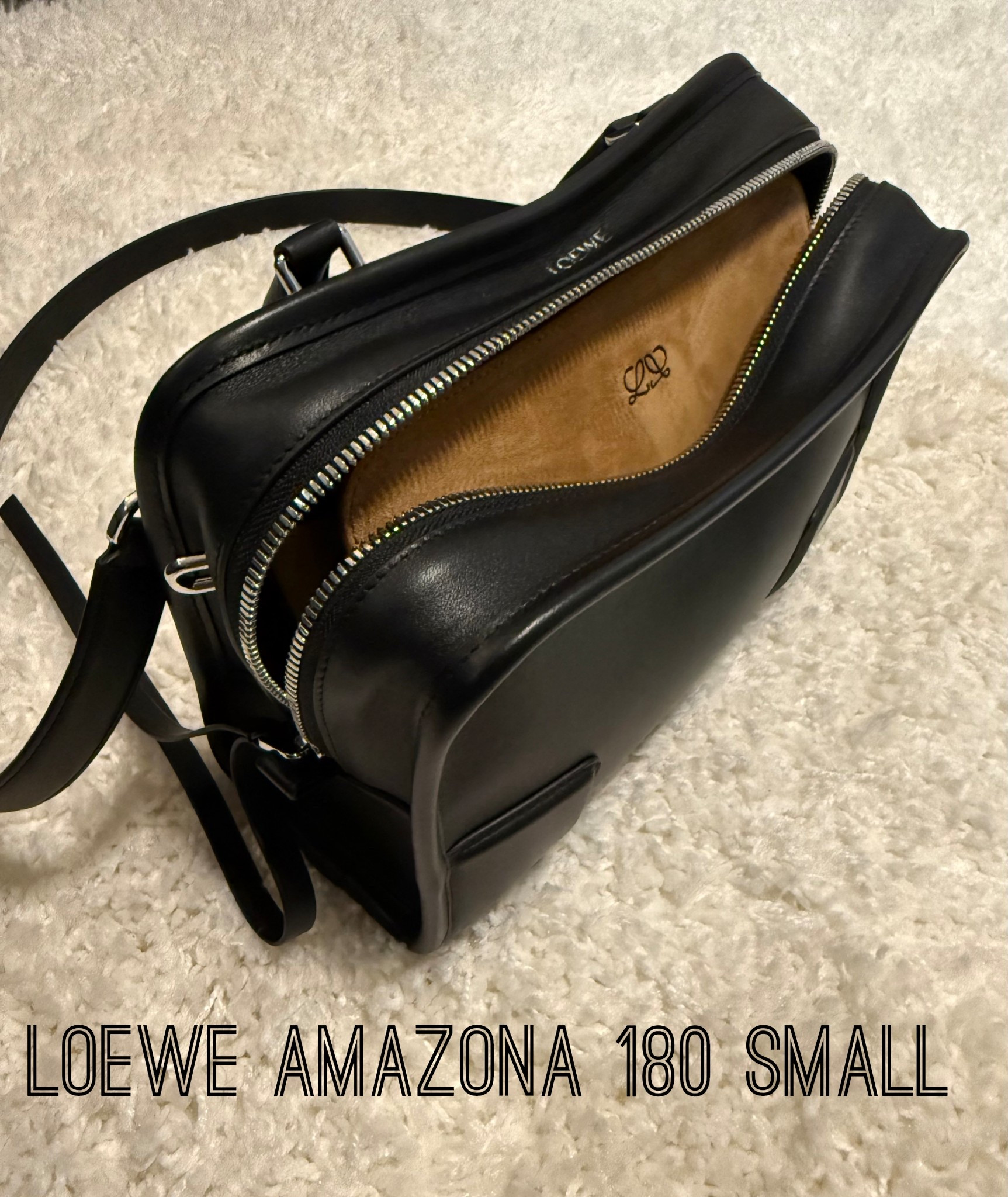 Size small not the mini! Modern, versatile, lightweight, best leather! #loeweamazona180 #loewe #loewebag #amazona180 #amazona

#LTKgrwm #LTKootd #LTKFestival