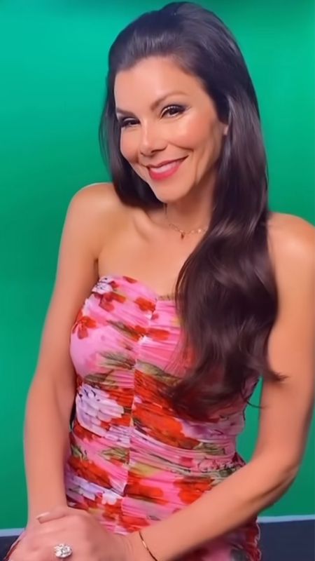 Shop real housewives of Orange County Heather DuBrow's cotton candy hydrangea print floral strapless midi dress #HeatherDubrow #CelebrityStyle #RealHousewives #BravoTV


#LTKWedding #LTKStyleTip
