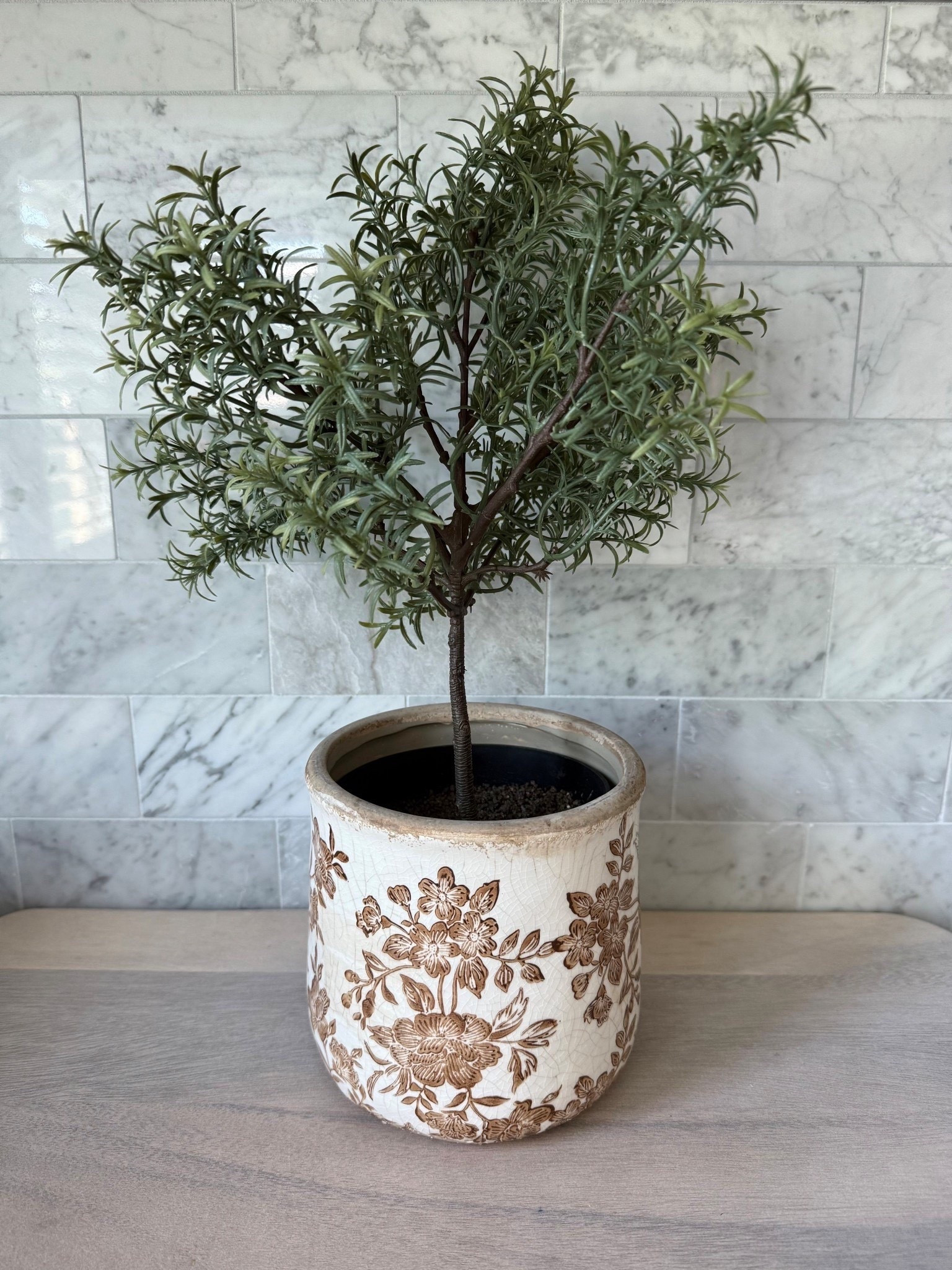 The cutest planter and faux rosemary!! This will be in my kitchen year round for sure! 😍

#fauxstems #ceramicvase #planters #kitchendesign #kitchendecor #vintagekitchen #kitcheninspo

#LTKHome #LTKSeasonal #LTKFindsUnder50