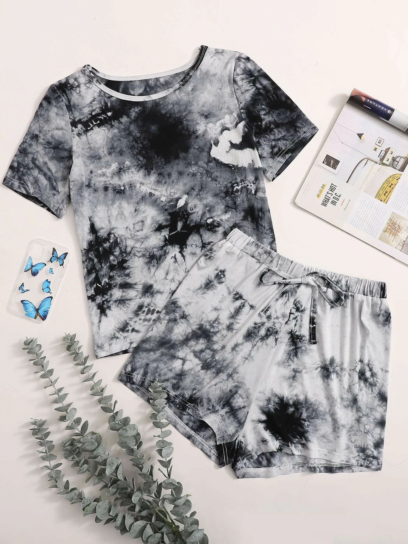 Tie Dye Print Tee & Knot Front Shorts | SHEIN