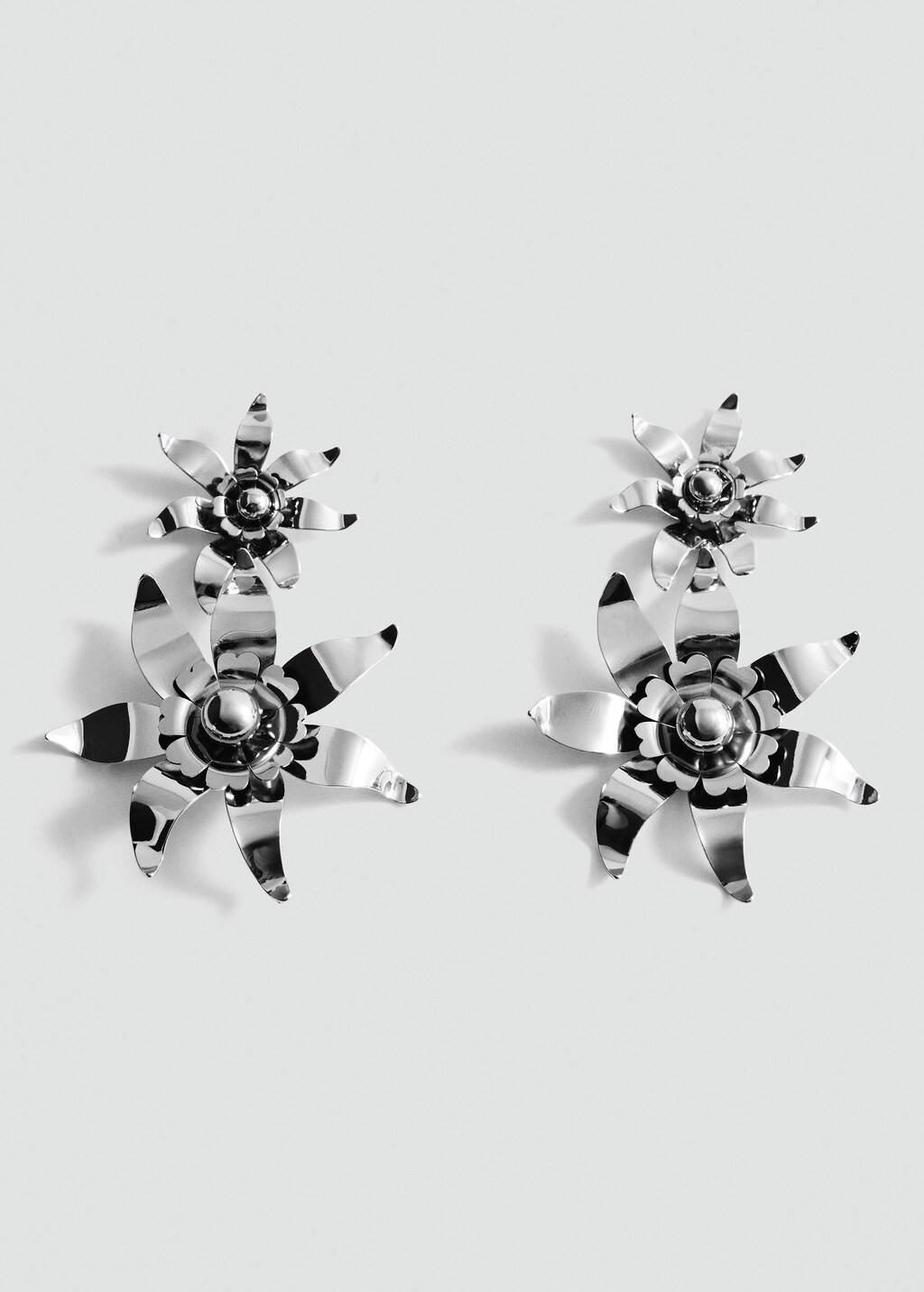 Flower pendant earrings - Women | MANGO United Kingdom | MANGO (UK)