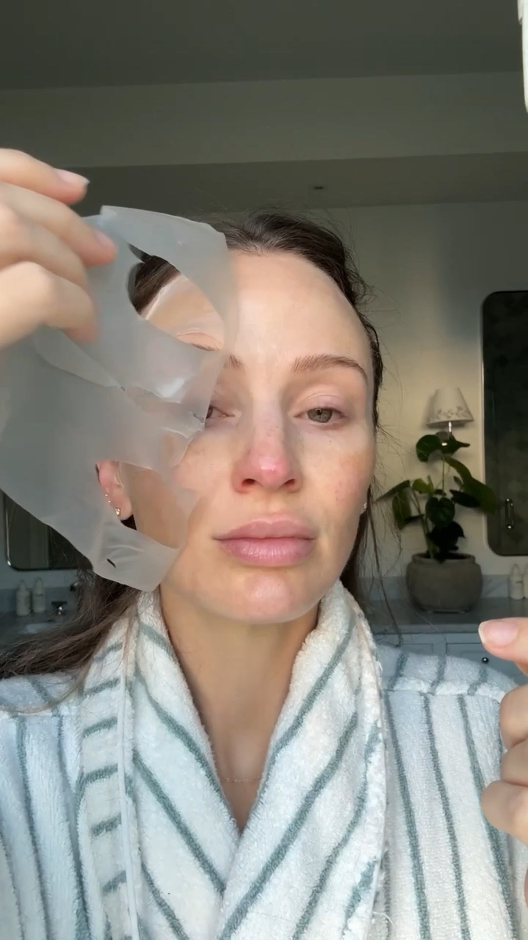 Any time my skin is feeling dull I use this serum and mask and it works magic 🪄 the filler serum targets hollow under eyes and fine lines which has been so nice during pregnancy when I can’t do Botox. #sungbooneditor #collagenmask #collagenserum #ad