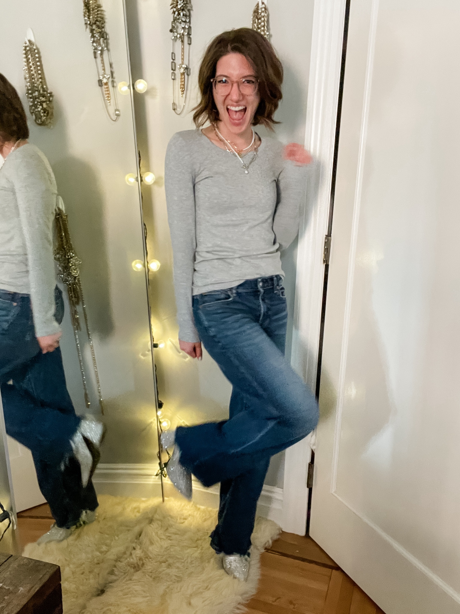 Long sleeve tee: TTS
Low rise wide leg jeans: I sized down. Wearing the regular length
Sparkly booties: TTS

Fall outfit | jeans | low rise jeans | wide leg jeans | back to school outfit | going out outfit | sparkle shoes | jewelry | necklaces 

#LTKStyleTip #LTKFallSale #LTKCon