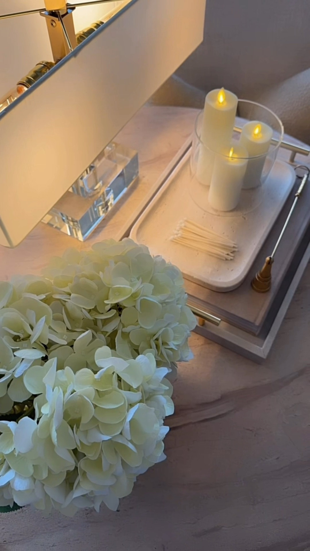 I love when I find designer look a-likes that looks even better than the original ✨🤍 this care and florals. They really are chic, simple and beautiful. Such an easy way to elevate any little space in your home. 🤩

Affordable Amazon Decor
Designer look alike
Pottery barn look alike
Spring florals and vase
White hydrangeas
Affordable floral arrangement
Pottery barn
Neutral home
Bougie on a budget

Summerthompsonstyles

#LTKU #LTKHome #LTKdayinmylife
