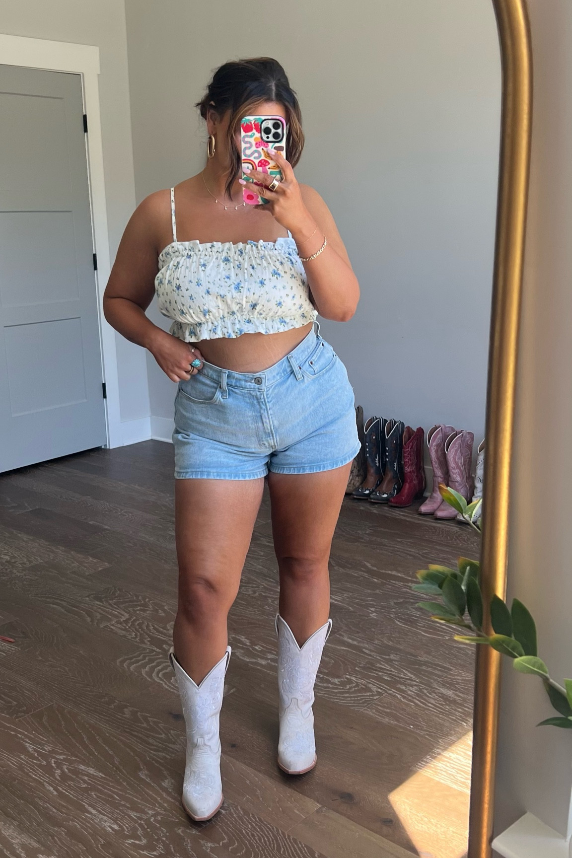 Summer concert outfit 

Size 30 in the curve love shorts (my fav), size large in the top! 

#LTKMidsize #LTKShoeCrush #LTKStyleTip