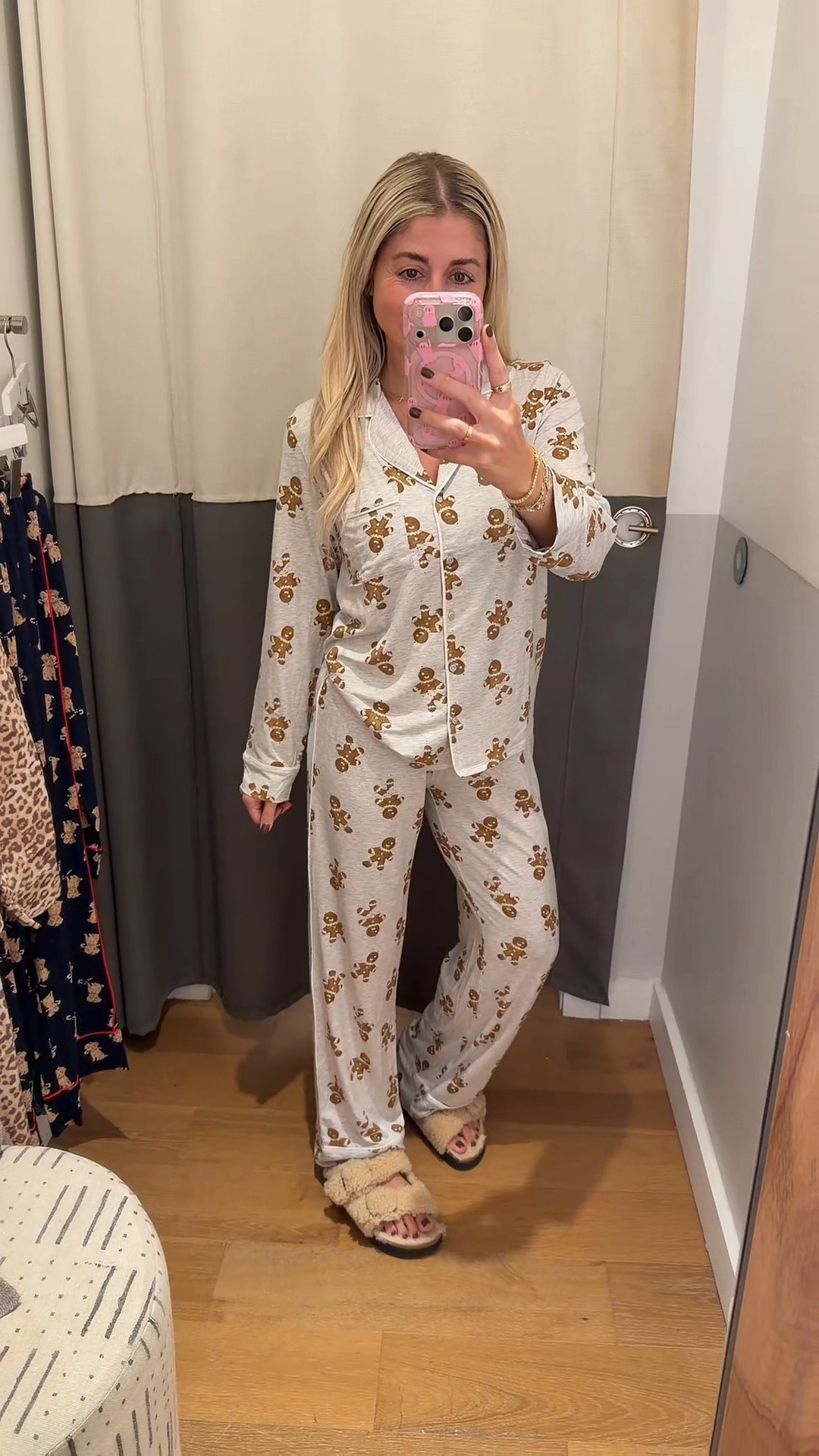 New holiday real soft @Aerie pjs✨
Size xs