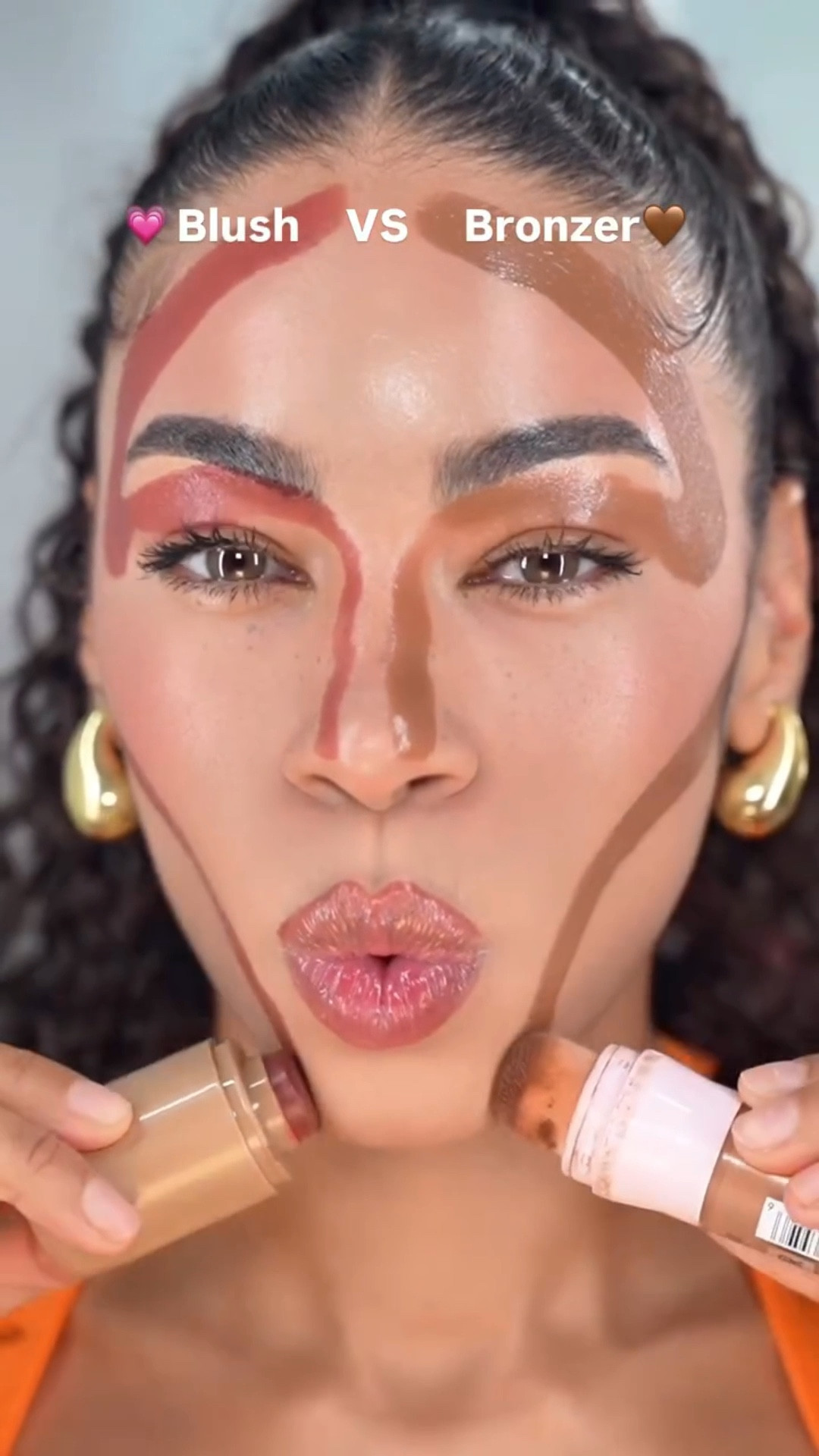 Blush VS Bronzer 🤍 which one?! 
,
.
#makeuphacks #makeuptutorial #makeuphack