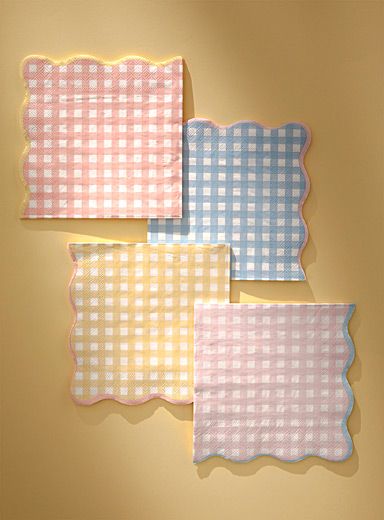 Scalloped edging gingham paper napkins16.5 x 16.5 cm. Pack of 20. | Simons