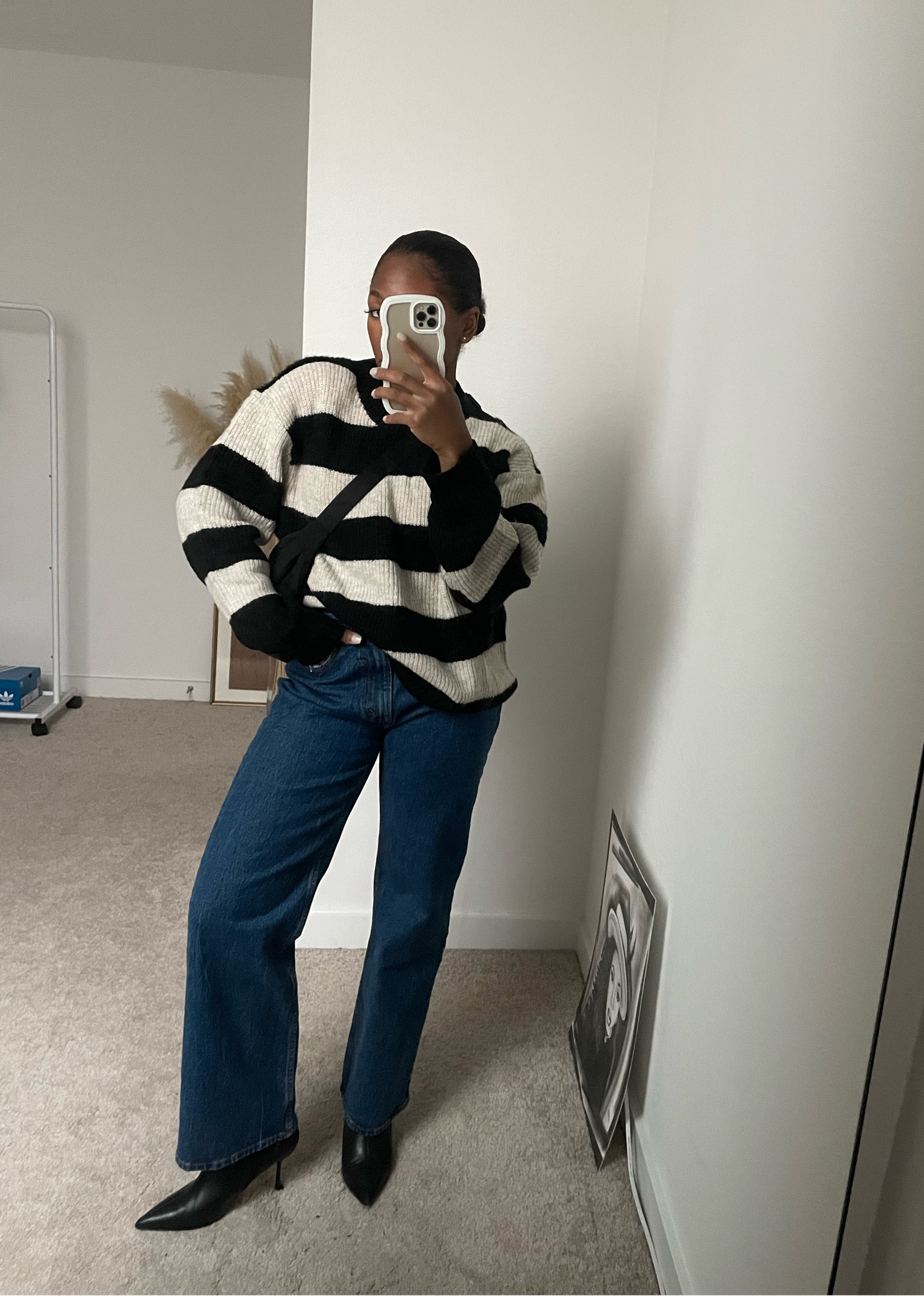 1 base, 5 outfits

Styling my 90s high rise relaxed jeans from Abercrombie & Fitch

Look 3. the striped knit 

#jeans #petiteoutfit #falloutfitinspo #blackleatherboots  #knitsweater#stripedjumper

#LTKSeasonal #LTKfindsunder50 #LTKstyletip
