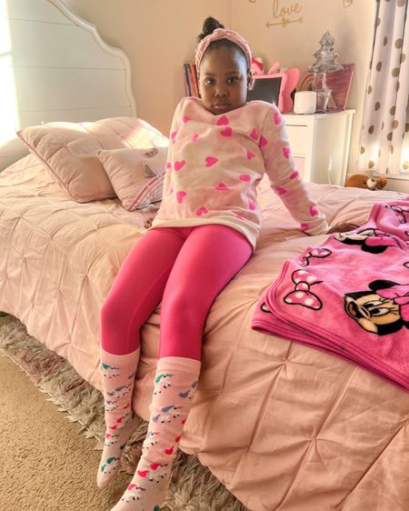 Casual kids Valentine’s Day style in this heart sweater from Target. Comfortable for play and all items fit true-to-size. 

Kids outfits | girls outfits | Target kids 

#LTKkids #LTKunder50