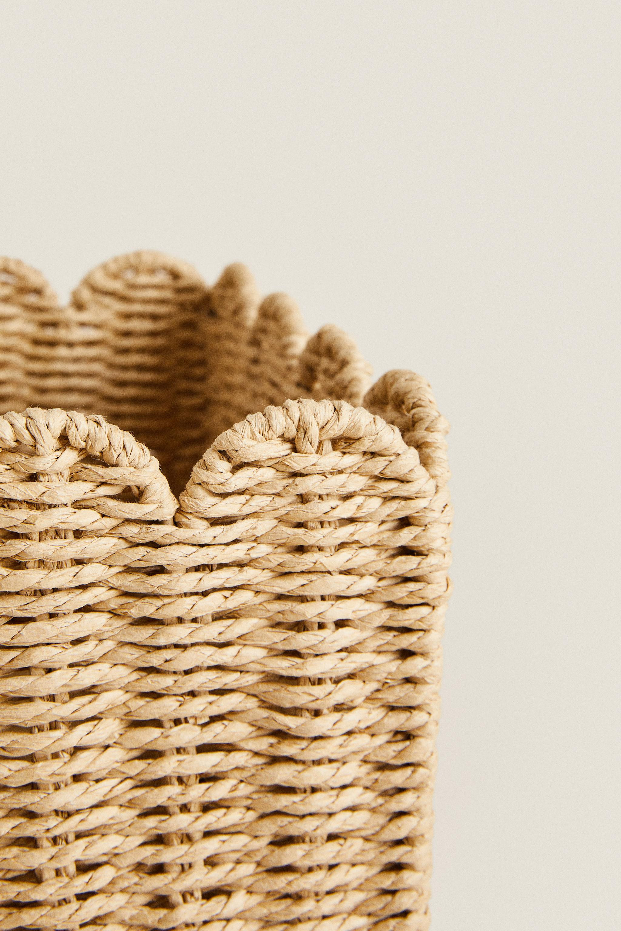SMALL SCALLOPED BASKET | Zara US
