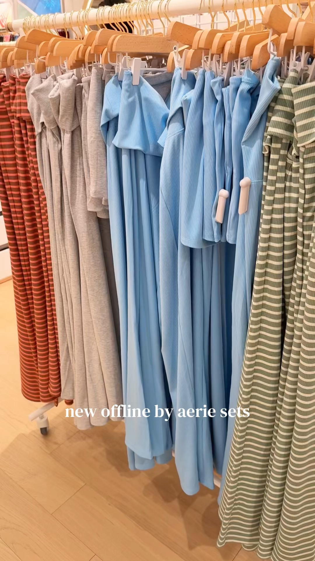 In the summer mood because Aerie just dropped the cutest matching lounge sets ever! 🙌🏼🌞 There’s multiple patterns and colors to choose from, so you can mix and match the tube tops and foldover trousers. @Aerie #aerie #matchingset #summerlook #summermatchingset #summerloungewear #cozyvibes #foldovertrousers #tubetop #offlinebyaerie 

#LTKgrwm #LTKootd #LTKU