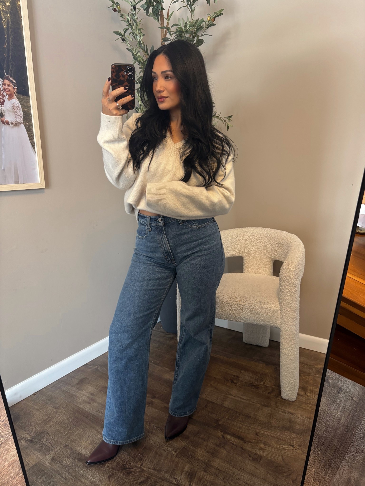 Abercrombie denim sale is here!! 20-40% off PLUS Use code SUITEAF for additional 15% 

Linking all of my favorite styles that are petite approved #abercrombiepartner #denimsale

#LTKPetite