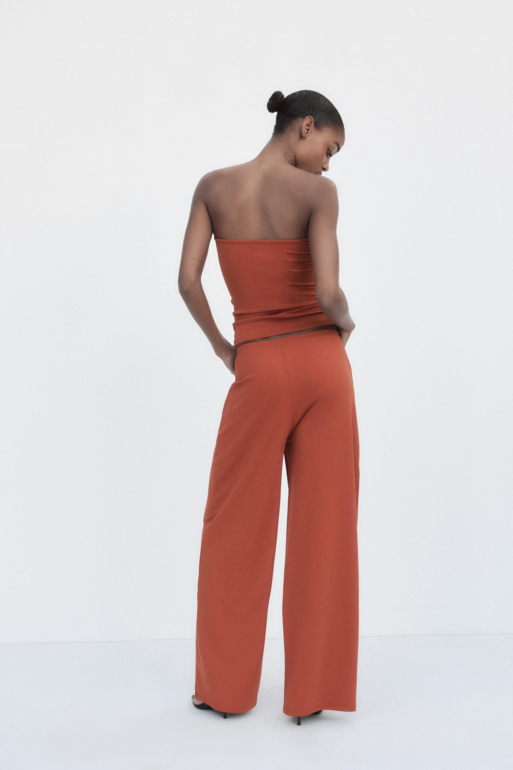 High waist trousers with an elastic drawstring waist. | Zara UK